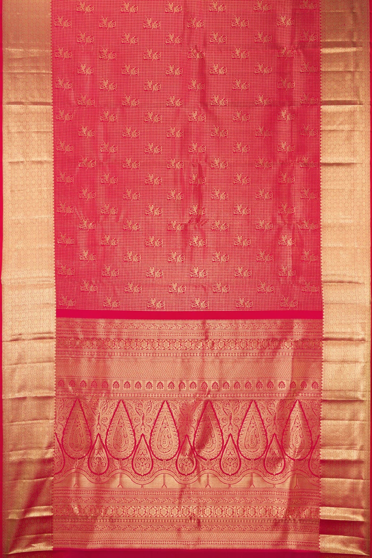 Flat view of Pure Silk Dark Pink Dual Tone Kanchipuram Saree with Zari Brocade on the body and Zari Border. 