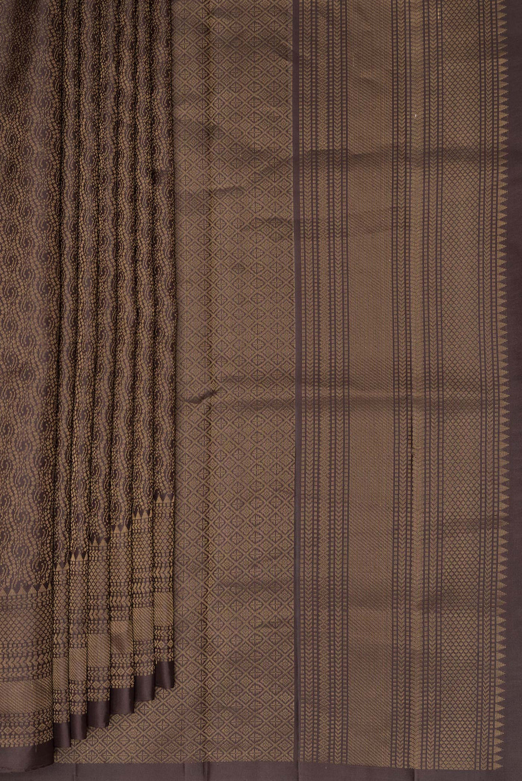 Pleats and pallu of Pure Silk Coffee Brown Dual Tone Soft Saree with Zari Brocade on the body and Zari Border. 
