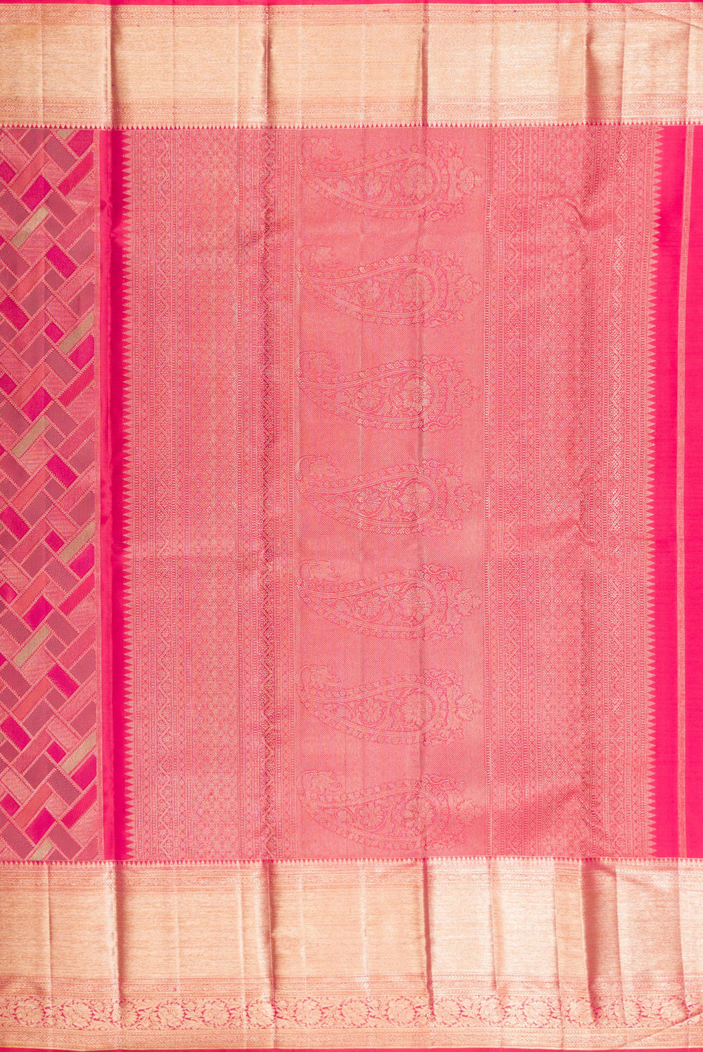 Close up image of the pallu of Pure Silk Pink Kanjivaram Saree with Zari Brocade on the body and Zari Border. 