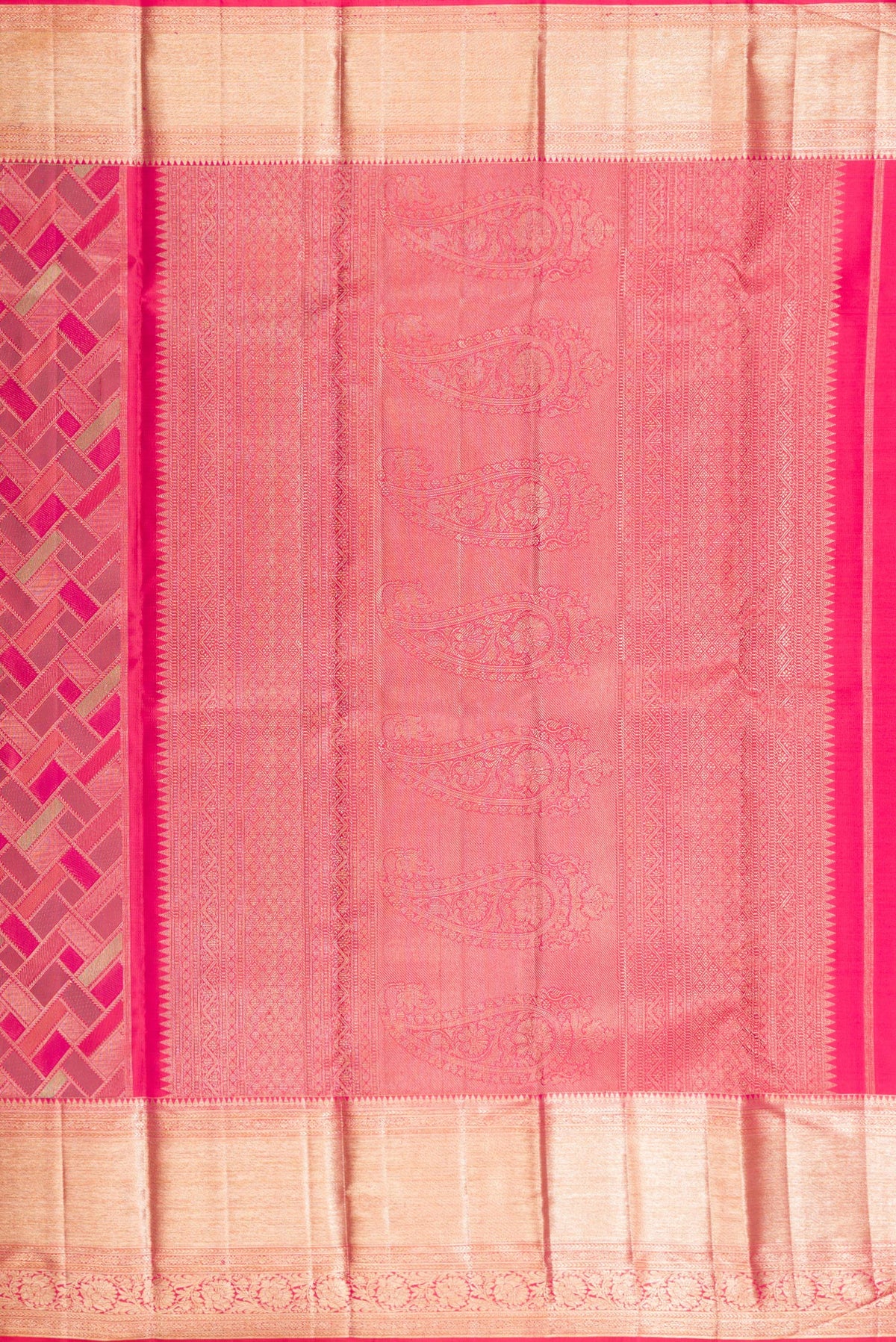 Close up image of the pallu of Pure Silk Pink Kanjivaram Saree with Zari Brocade on the body and Zari Border. 