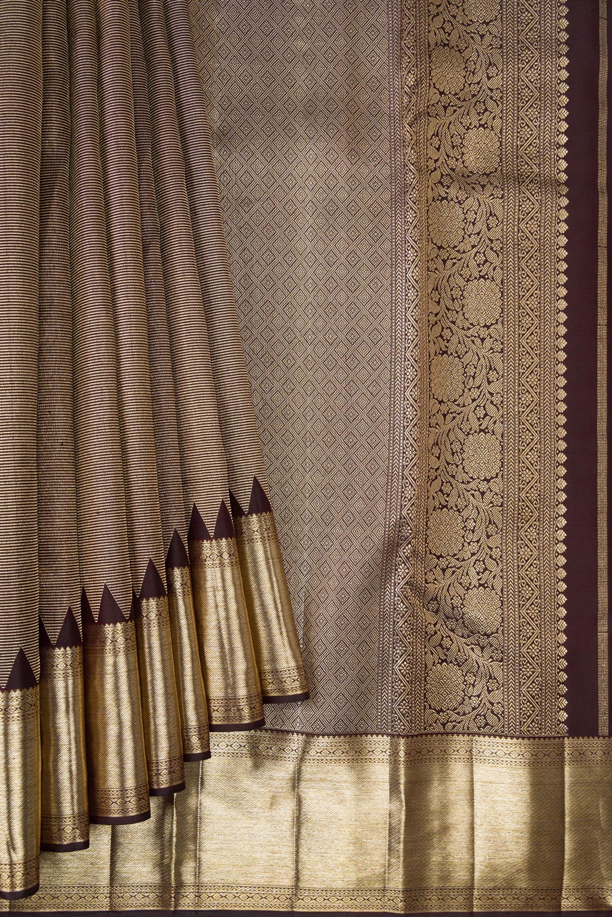 Pleats and pallu of Pure Silk Coffee Brown Dual Tone Kanjivaram Saree with Zari Brocade on the body and Fancy Border. 