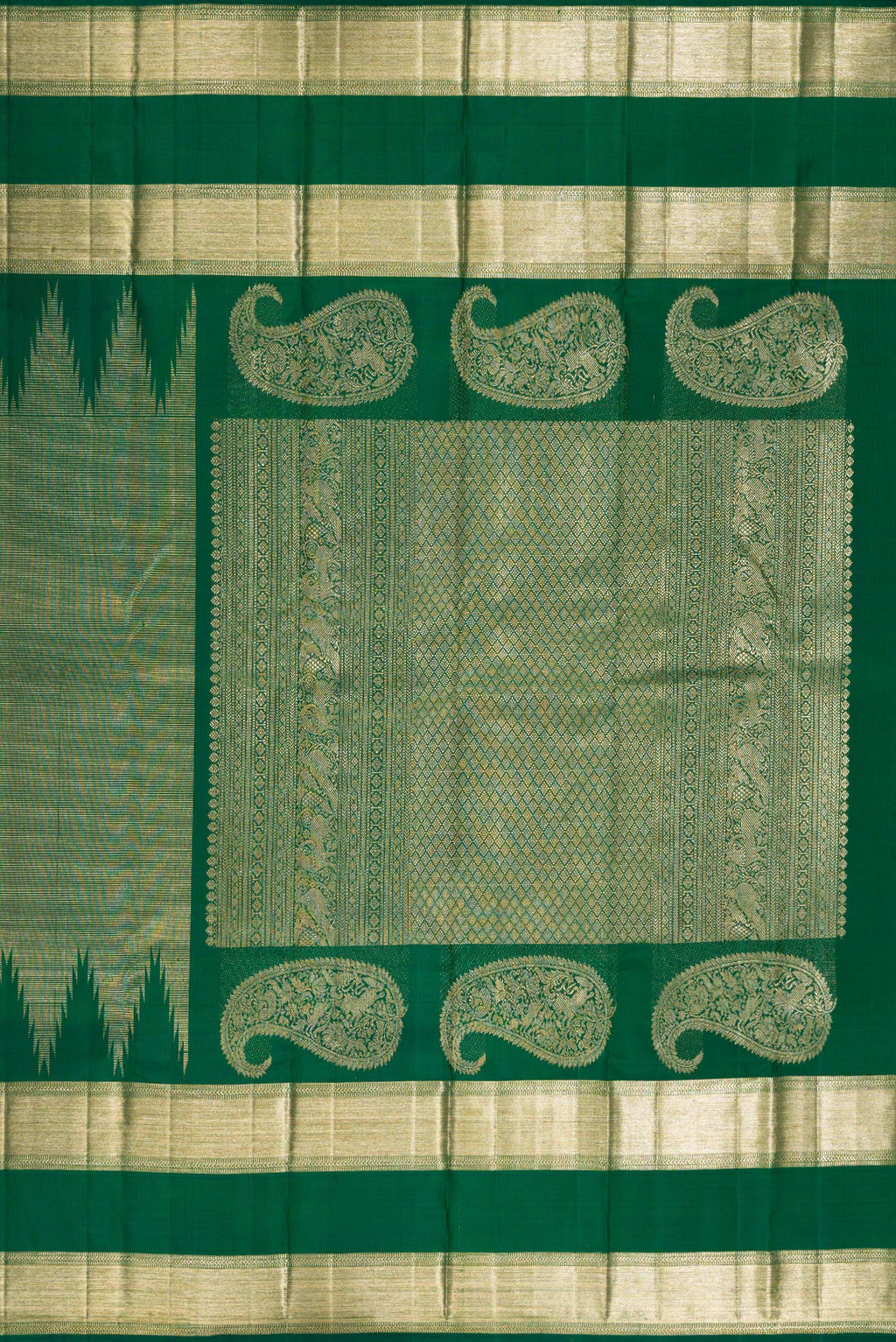 Close up image of the pallu of Pure Silk Green Kanchipuram Saree with Zari Brocade on the body and Temple Border. 