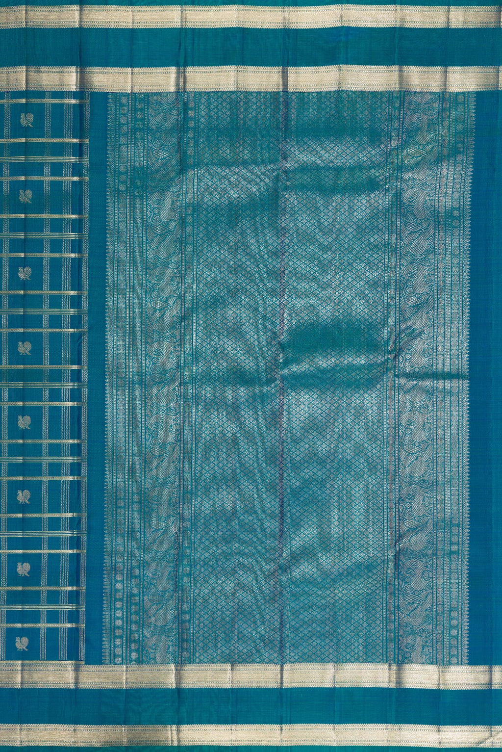 Close up image of the pallu of Pure Silk Peacock Blue Dual Tone Kanchipuram Saree with Checked design on the body and Zari Border. 