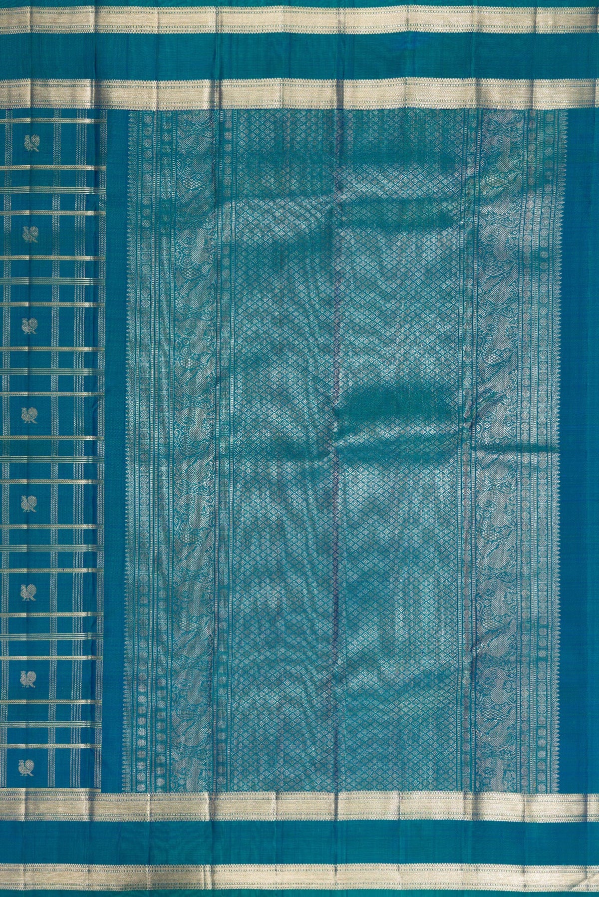 Close up image of the pallu of Pure Silk Peacock Blue Dual Tone Kanchipuram Saree with Checked design on the body and Zari Border. 