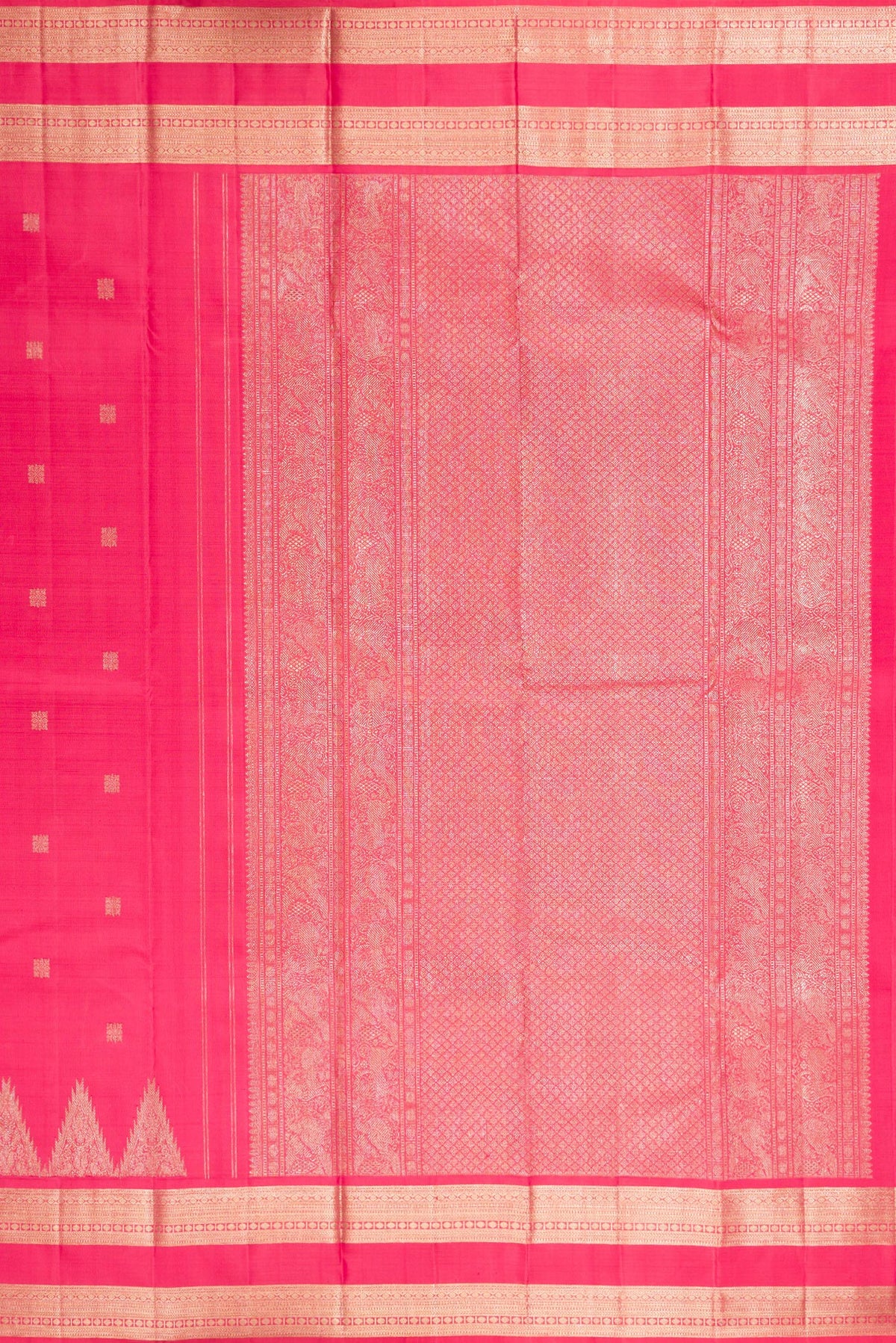 Close up image of the pallu of Pure Silk Pink Dual Tone Kanjivaram Saree with Zari Butta on the body and Fancy Border. 