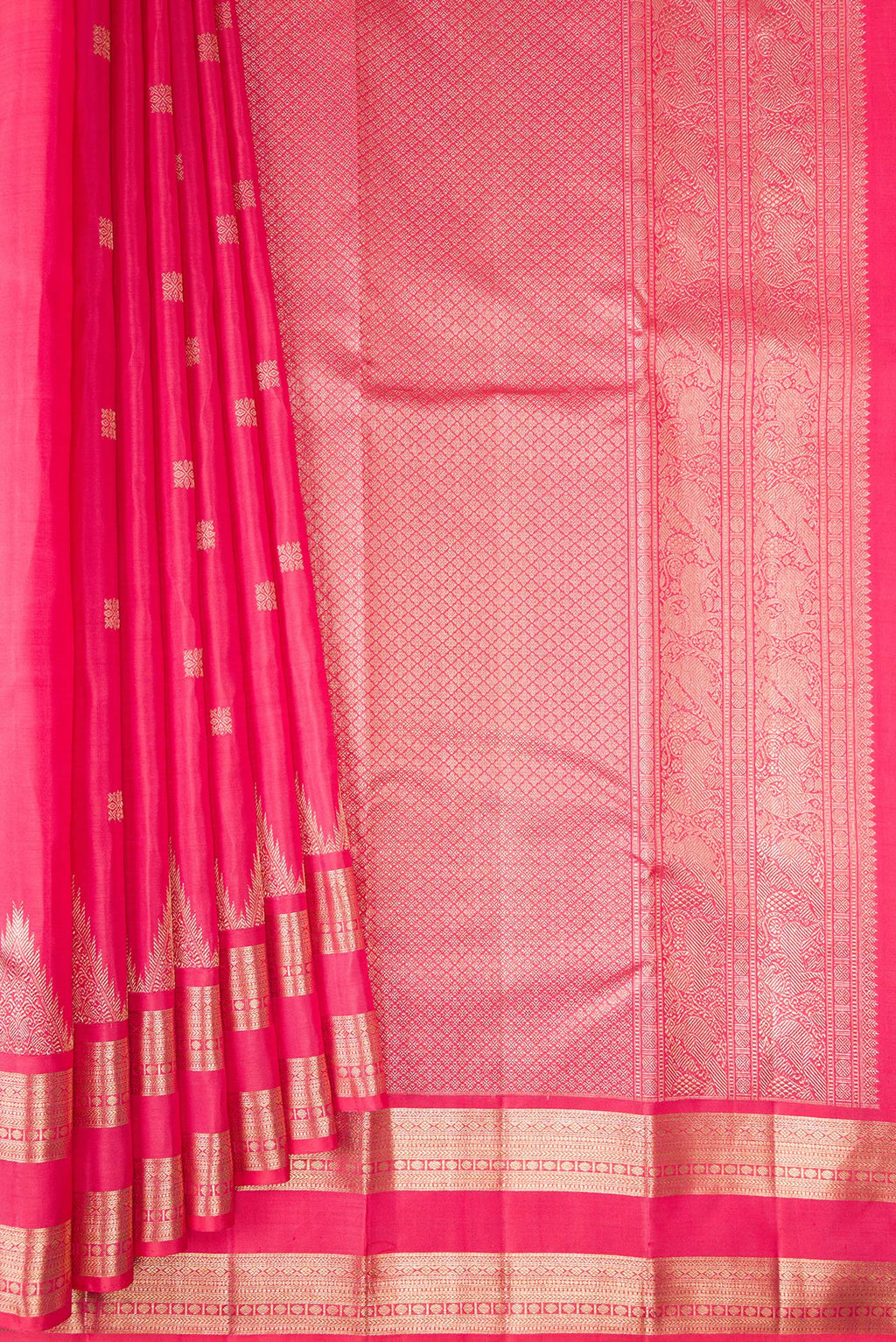 Pleats and pallu of Pure Silk Pink Dual Tone Kanjivaram Saree with Zari Butta on the body and Fancy Border. 
