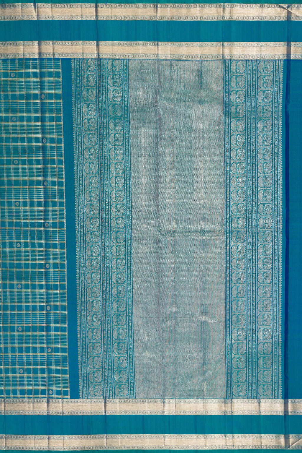 Close up image of the pallu of Pure Silk Peacock Blue Dual Tone Kanchipuram Saree with Checked design on the body and Zari Border. 