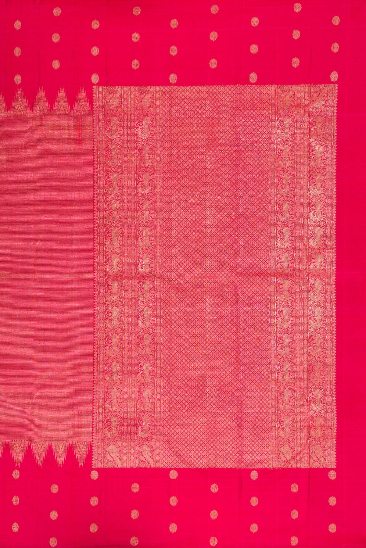 Close up image of the pallu of Pure Silk Pink Dual Tone Kanjivaram Saree with Zari Brocade on the body and Fancy Border. 