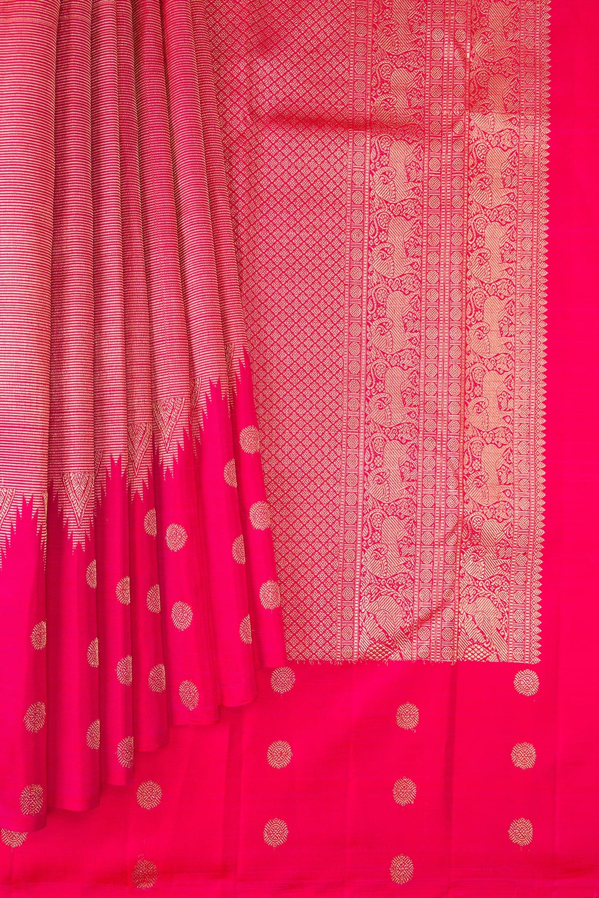 Pleats and pallu of Pure Silk Pink Dual Tone Kanjivaram Saree with Zari Brocade on the body and Fancy Border. 