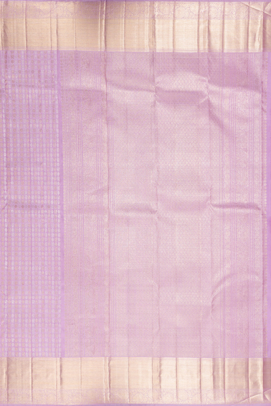 Close up image of the pallu of Pure Silk Lavender Kanchipuram Saree with Zari Brocade on the body and Zari Border. 