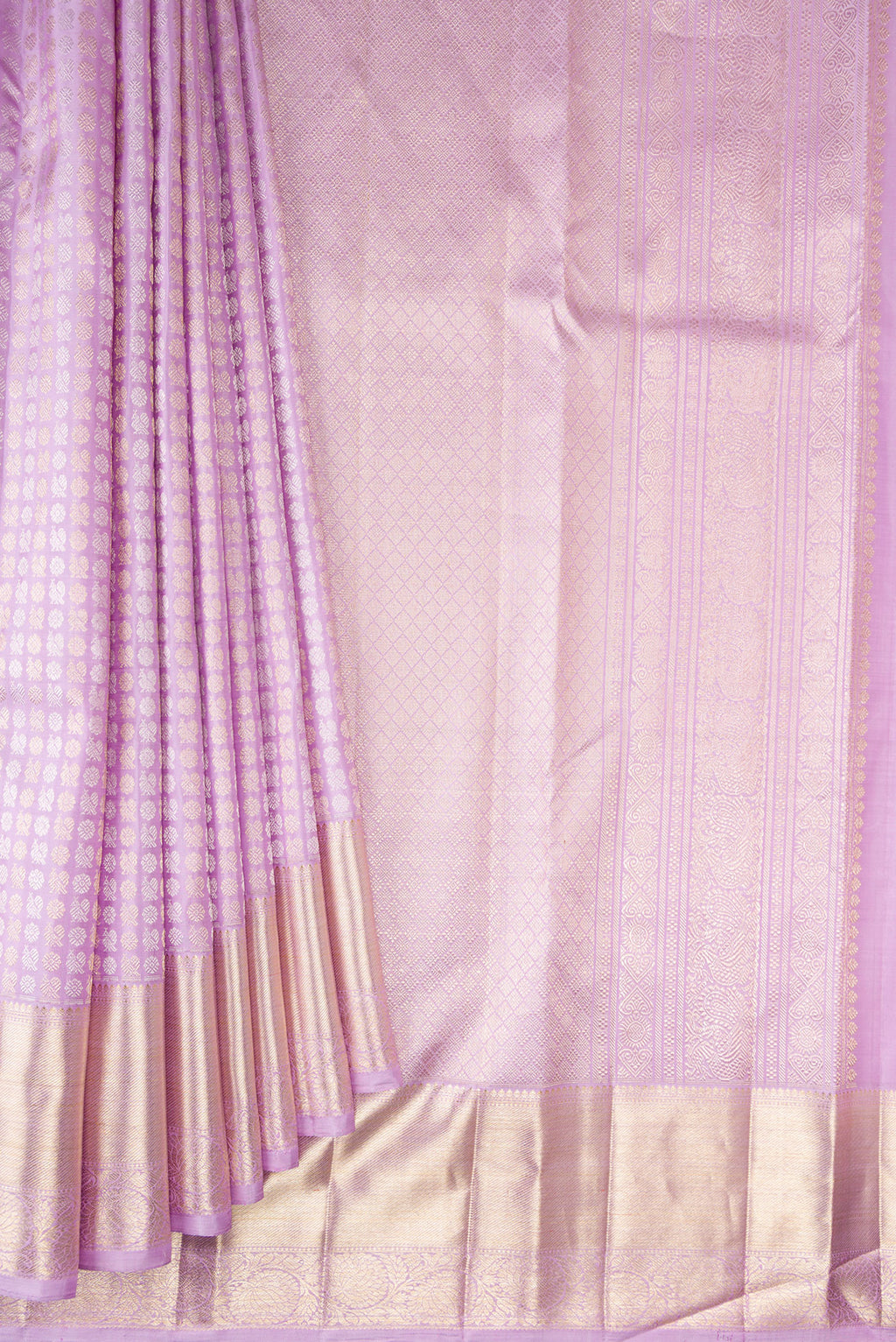 Pleats and pallu of Pure Silk Lavender Kanchipuram Saree with Zari Brocade on the body and Zari Border. 