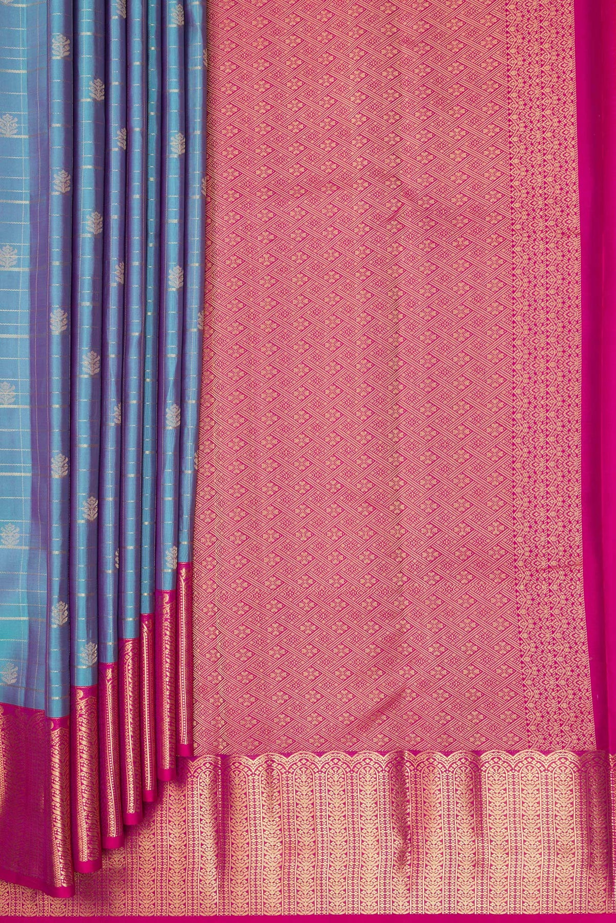 Pleats and pallu of Pure Silk Peacock Blue Dual Tone Kanchipuram Saree with Checked design on the body and Zari Border. 