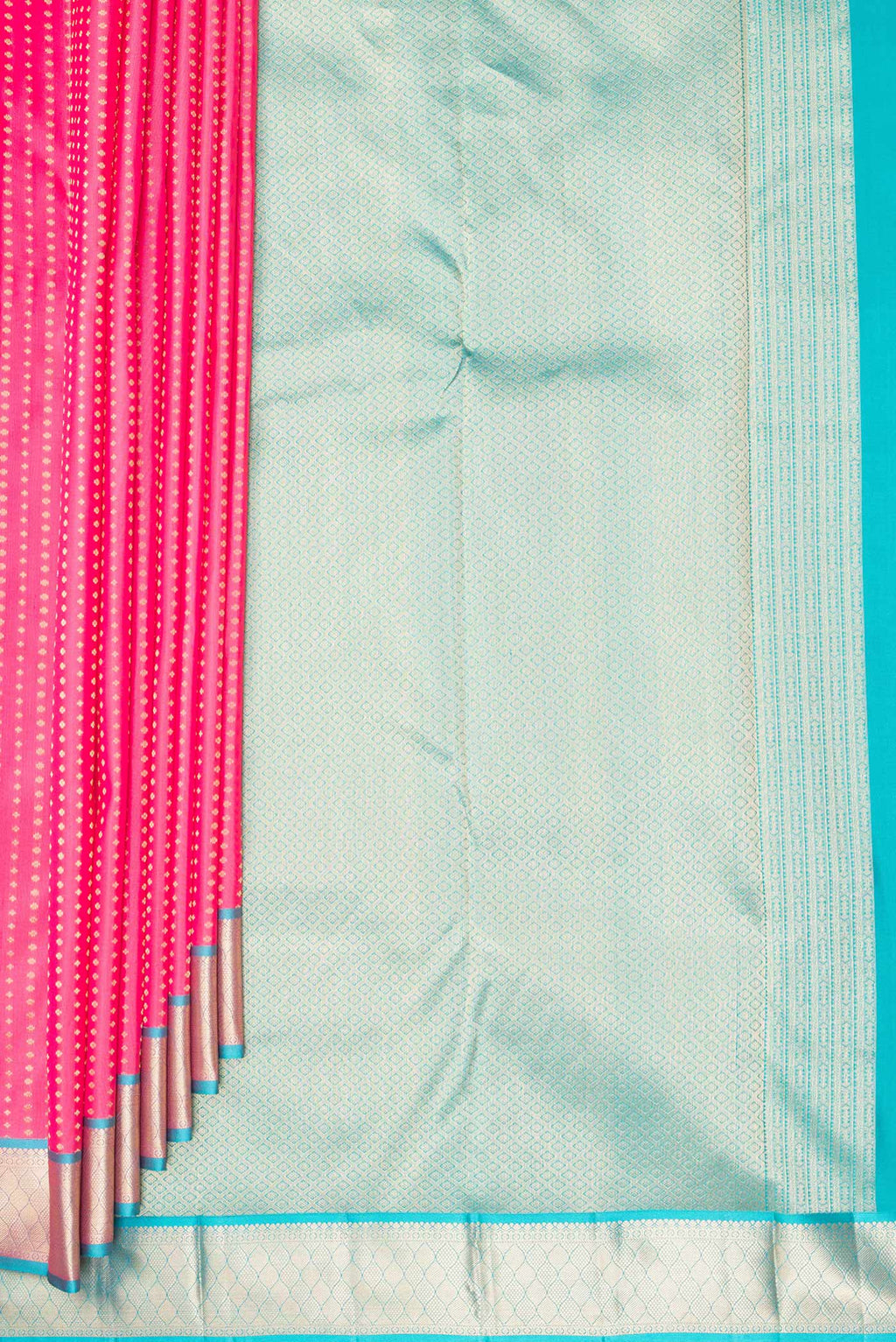 Pleats and pallu of Pure Silk Pink Kanchipuram Saree with Zari Butta on the body and Zari Border. 