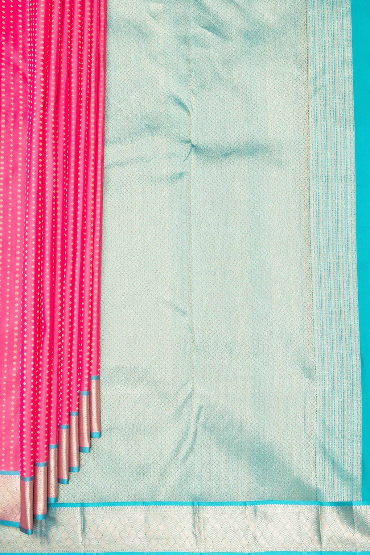 Pleats and pallu of Pure Silk Pink Kanchipuram Saree with Zari Butta on the body and Zari Border. 