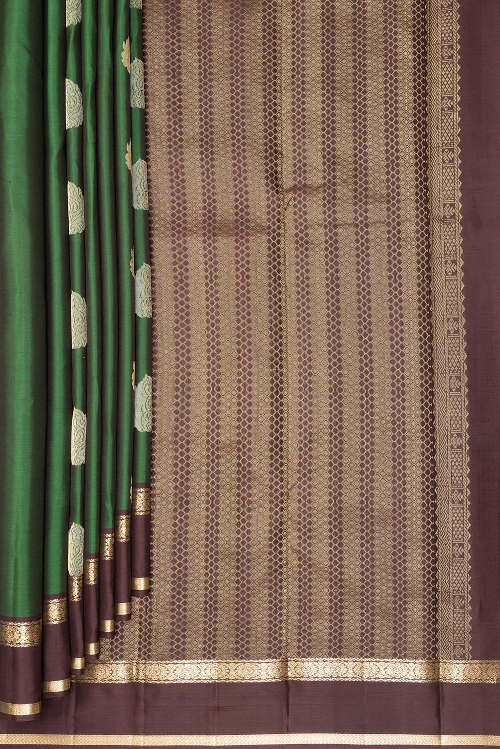Pleats and pallu of Pure Silk Green Kanchipuram Saree with Zari Butta on the body and Zari Border. 