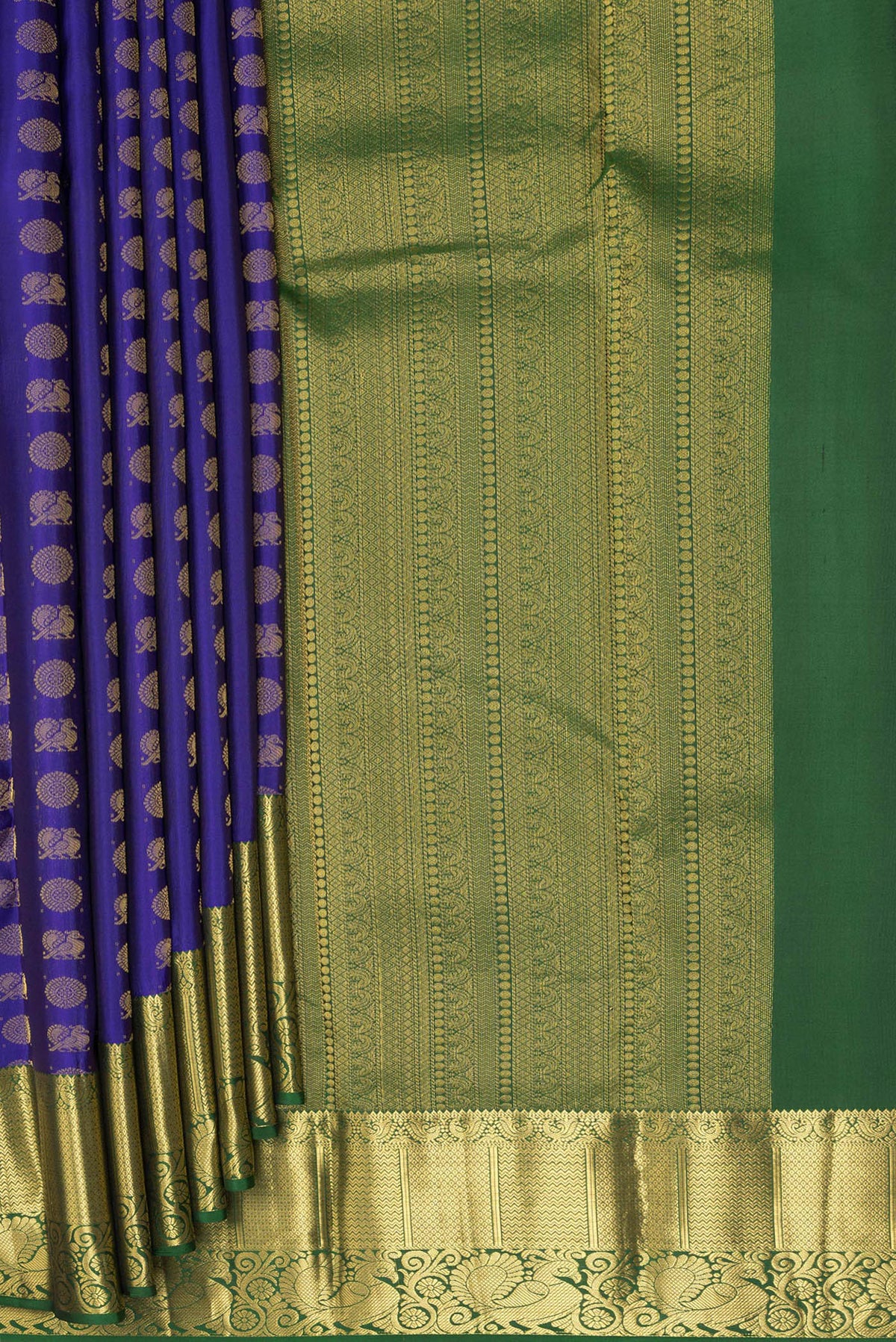 Pleats and pallu of Pure Silk Dark Blue Kanchipuram Saree with Zari Butta on the body and Zari Border. 