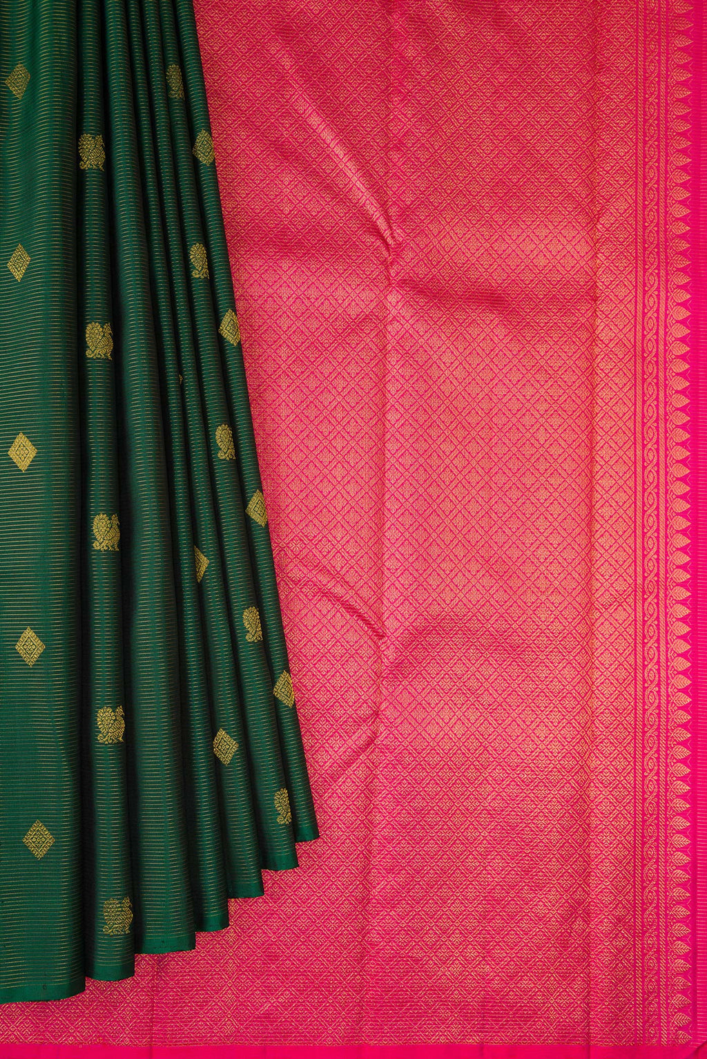 Pleats and pallu of Pure Silk Bottle Green Kanjivaram Saree with Stripes on the body and Without Border. 