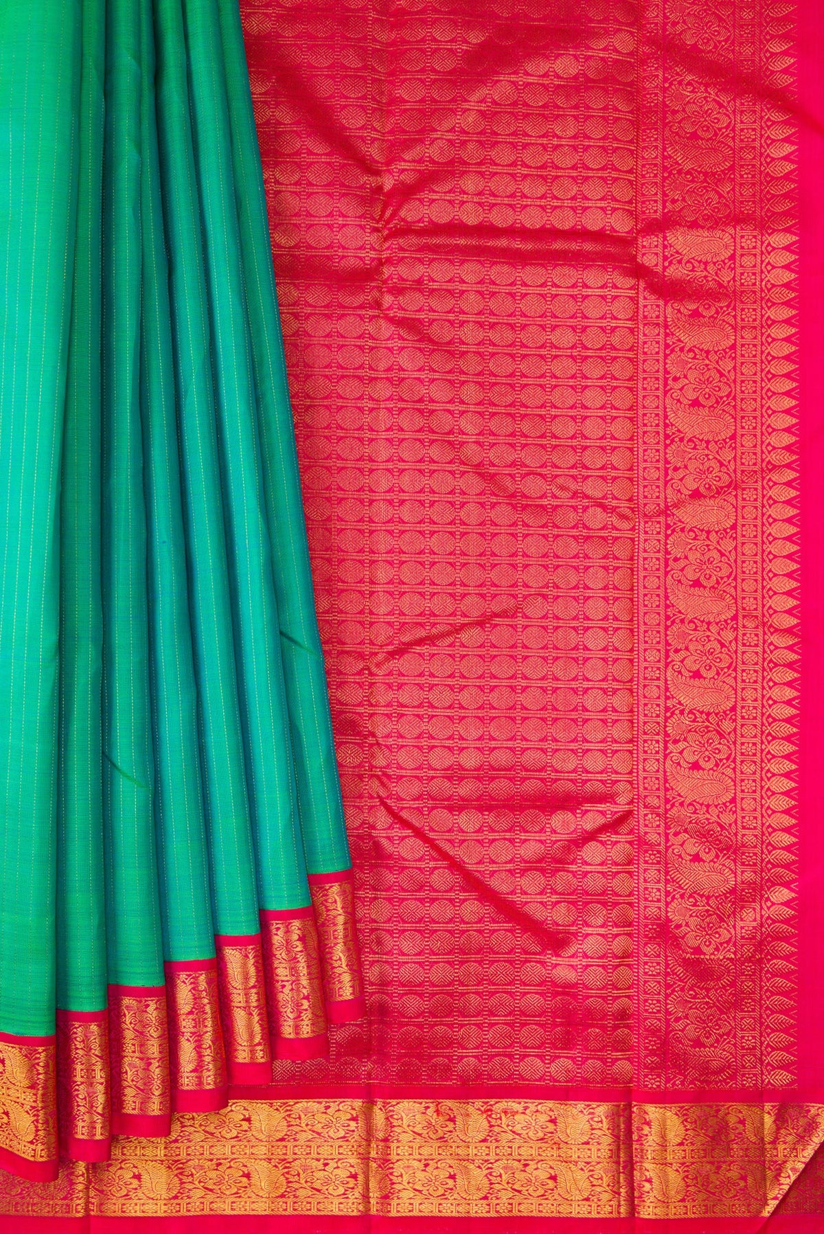 Pleats and pallu of Pure Silk Sea Green Dual Tone Kanjivaram Saree with Stripes on the body and Zari Border. 