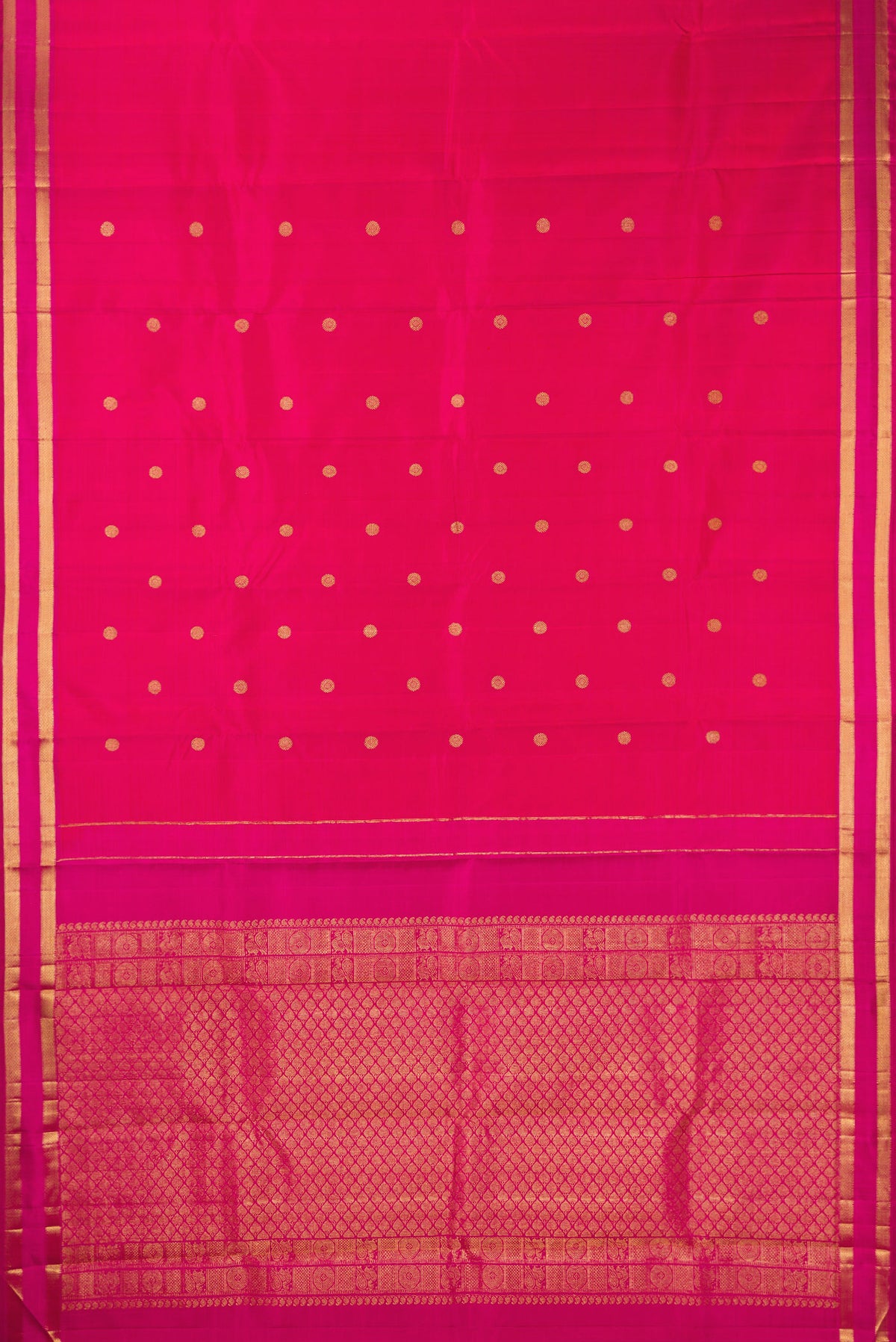 Flat view of Pure Silk Coral Kanchipuram Saree with Zari Butta on the body and Zari Border. 