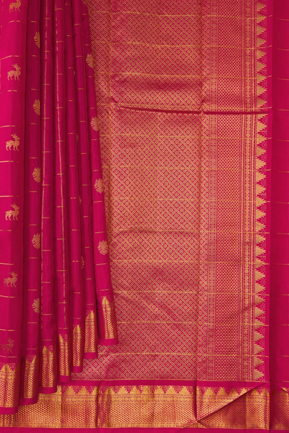 Pleats and pallu of Pure Silk Dark Pink Kanjivaram Saree with Checked design on the body and Zari Border. 