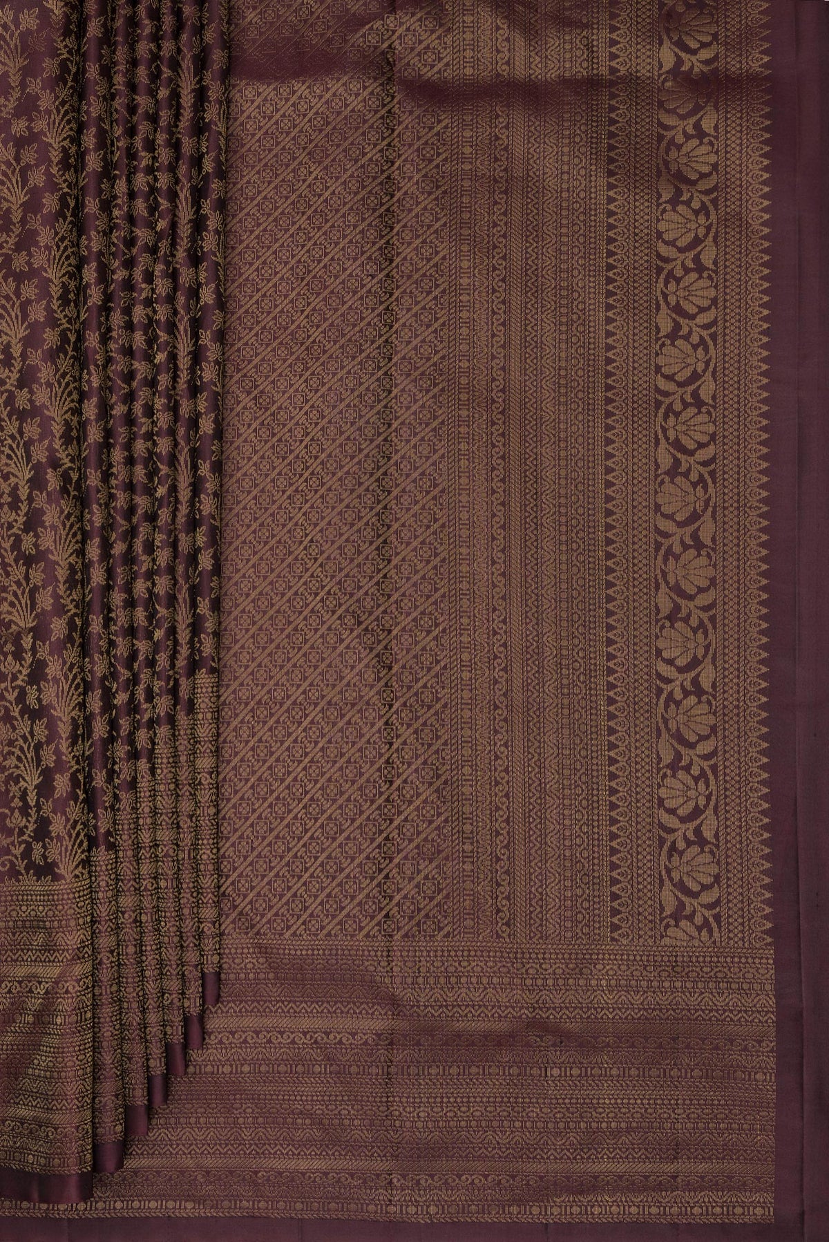 Pleats and pallu of Pure Silk Coffee Brown Soft Saree with Zari Brocade on the body and Fancy Border. 