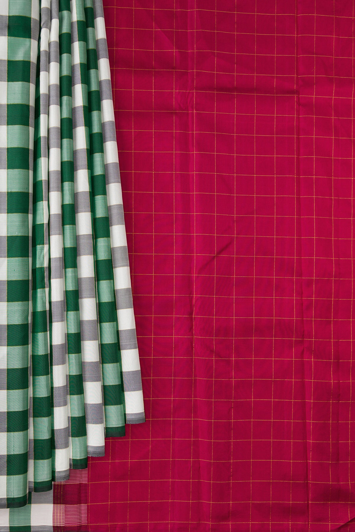 Pleats and pallu of Pure Silk Multi Color Kanchipuram Saree with Checked design on the body and Without Border. 