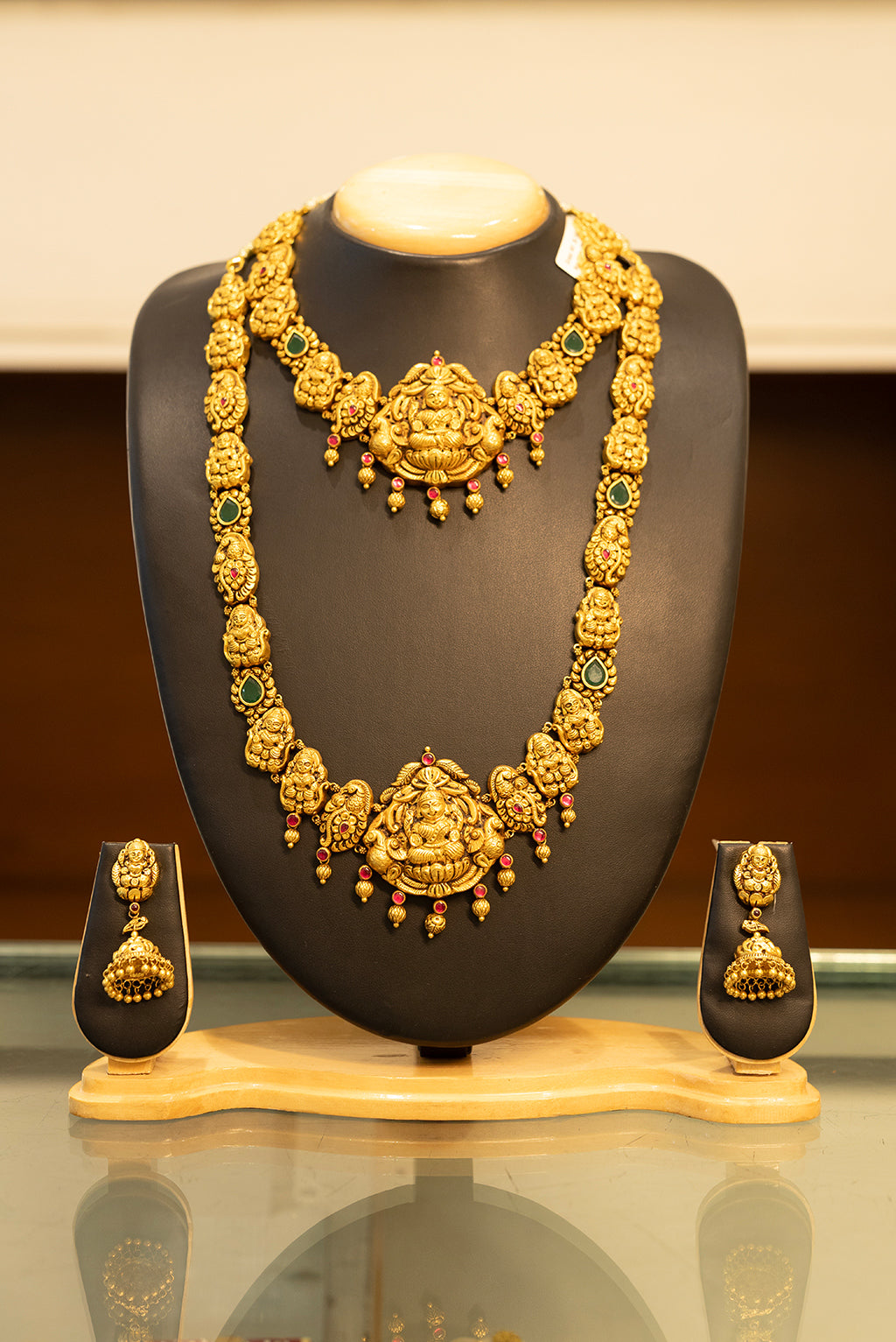 Antique Lakshmi Necklace Set in 22 Kt