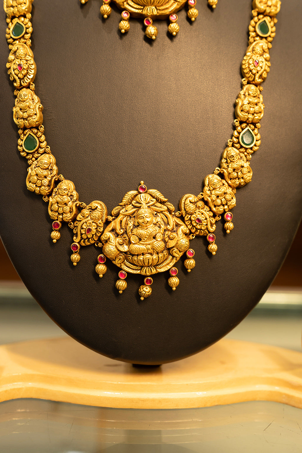 Antique Lakshmi Necklace Set in 22 Kt