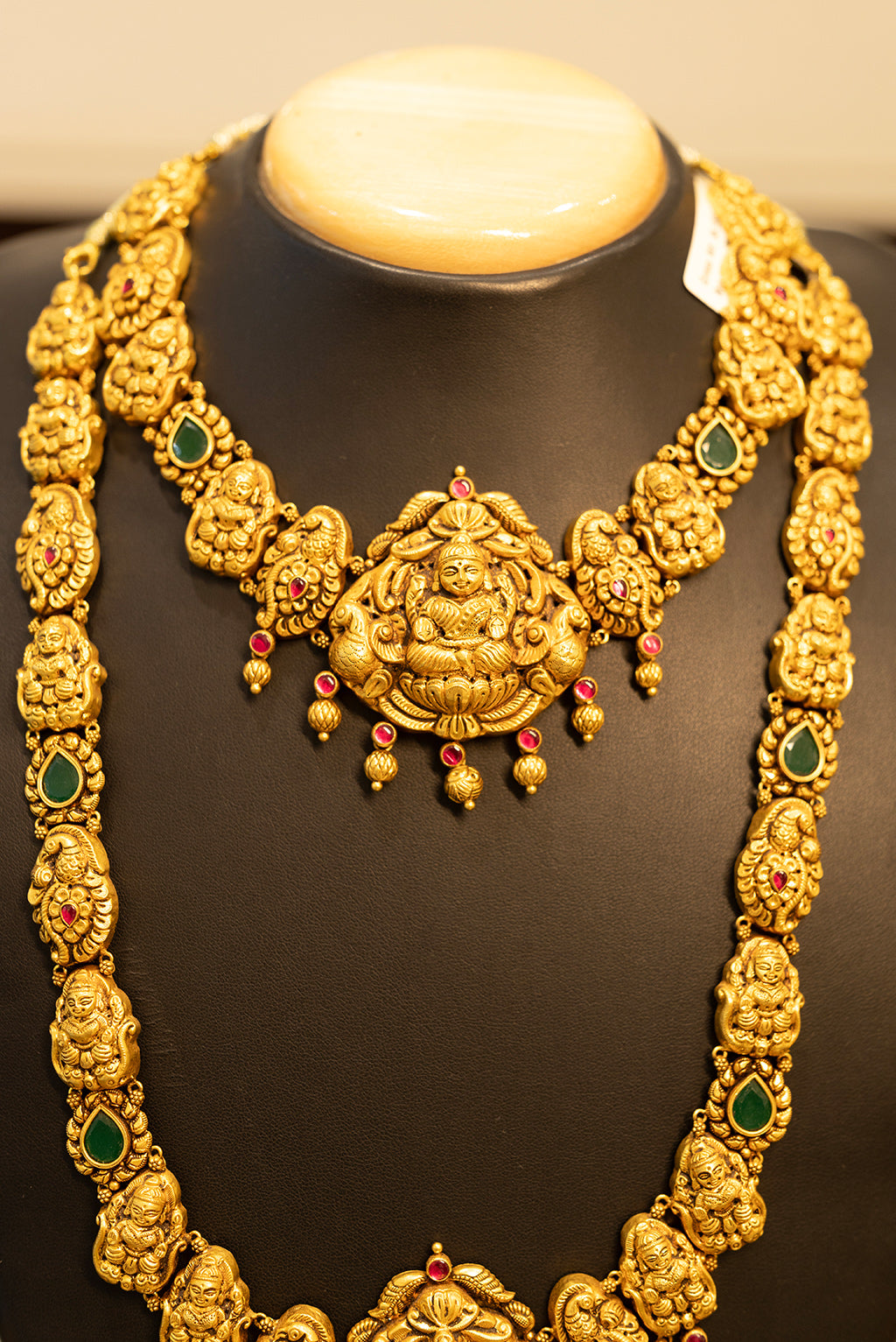 Antique Lakshmi Necklace Set in 22 Kt