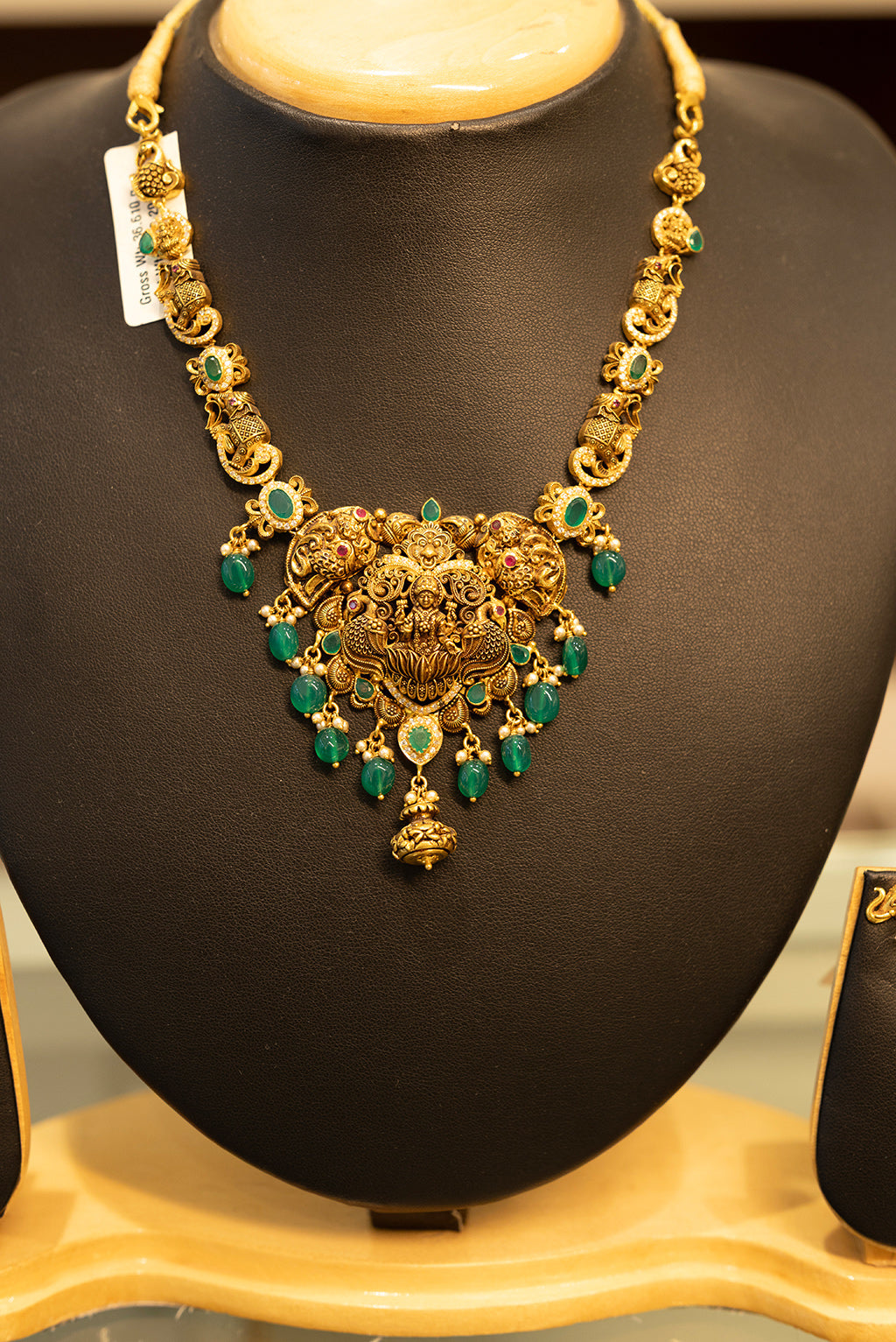Kirtimukha Lakshmi Gold Necklace Set in 22 Kt