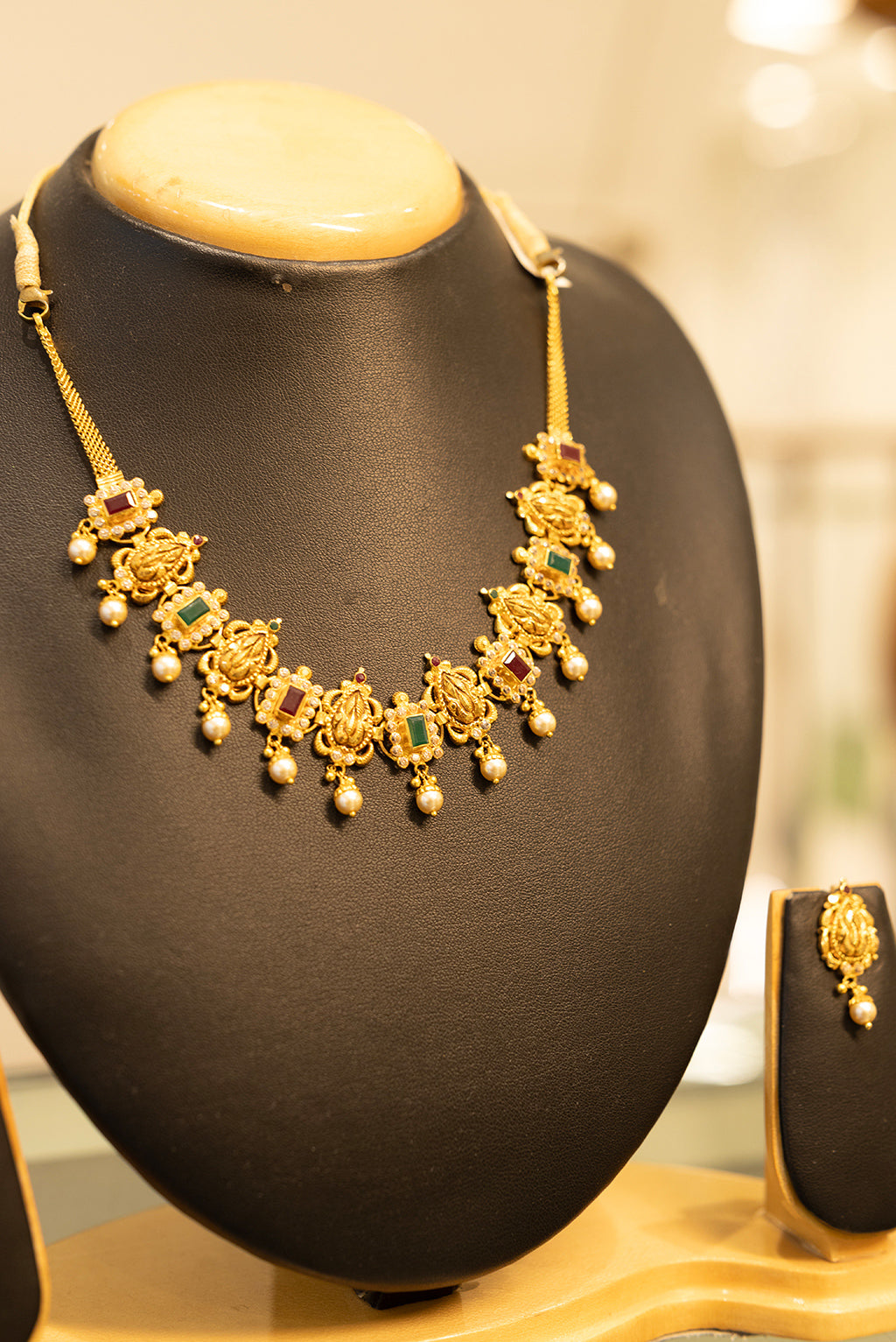 Lotus Bud Gold Necklace Set in 22 Kt