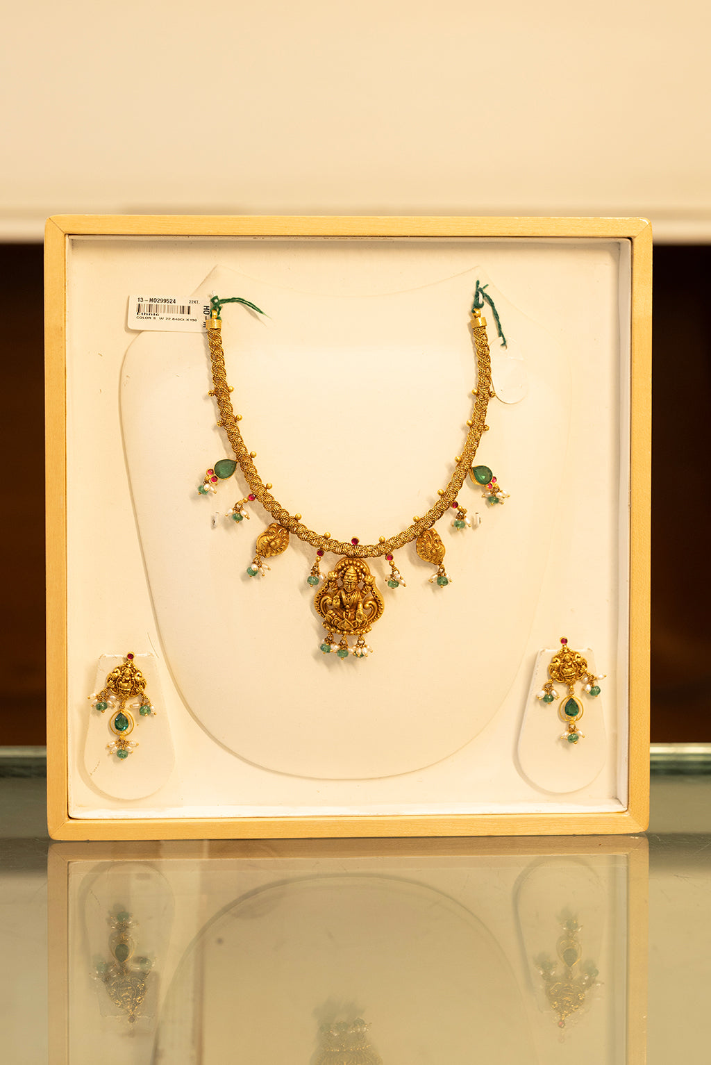 Lakshmi Gold Necklace Set in 22 Kt in 22 Kt