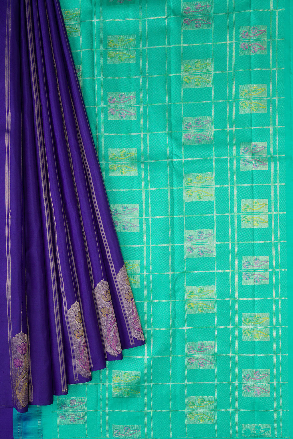 Pleats and pallu of Royal Blue Dual Tone Kanjivaram Silk Saree with Stripes on the body and Fancy Border. 