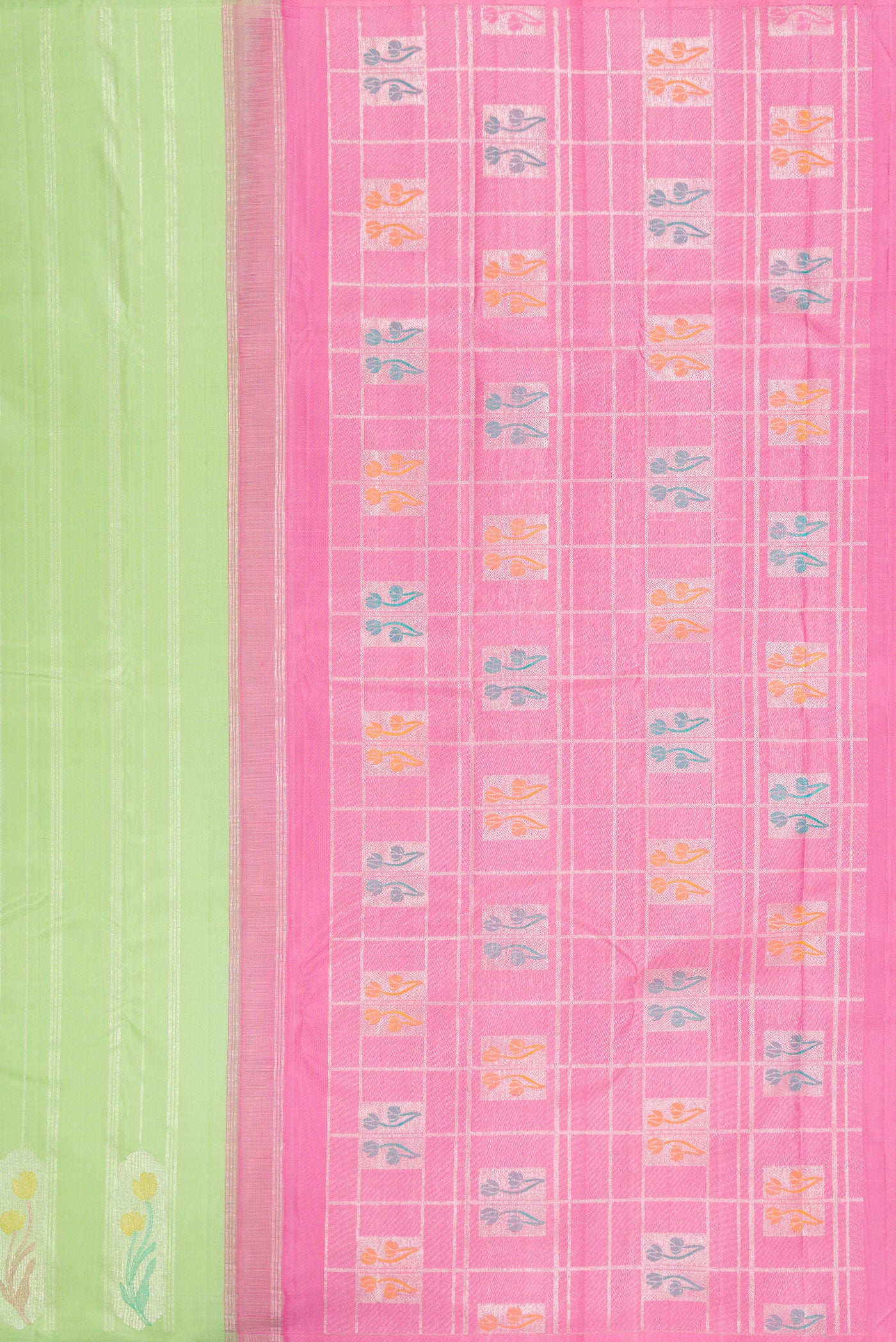 Close up image of the pallu of Pista Green Kanjivaram Silk Saree with Stripes on the body and Without Border. 