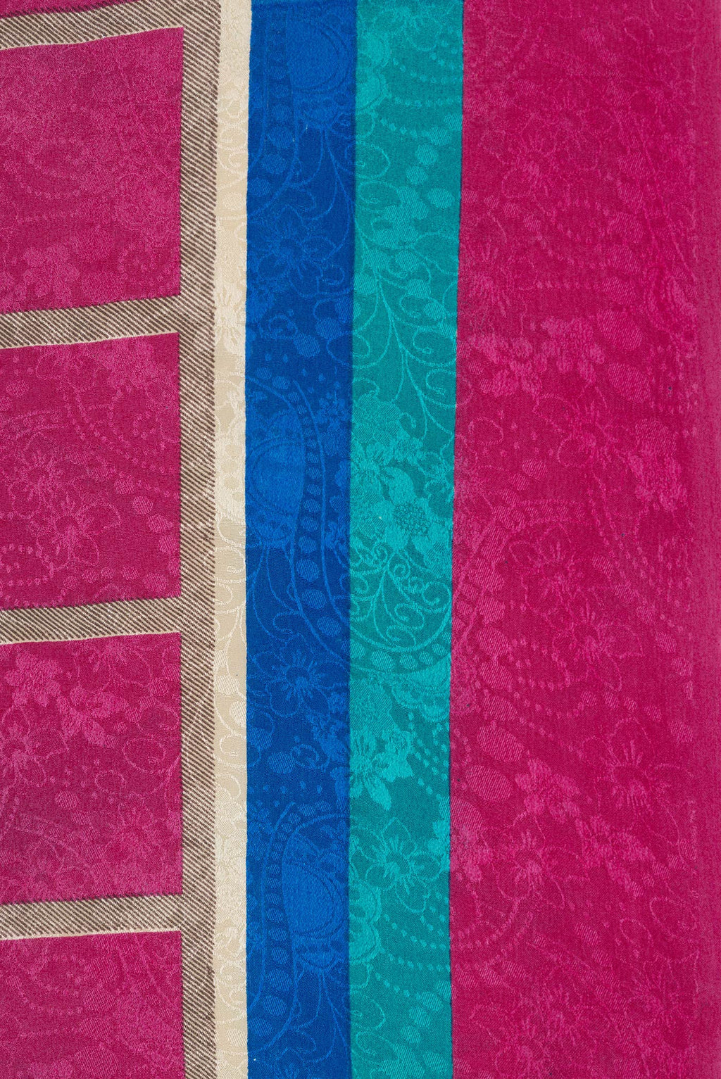 Border image of Pink Dual Tone Mysore Crepe Saree with Printed design on the body and Printed Border. 