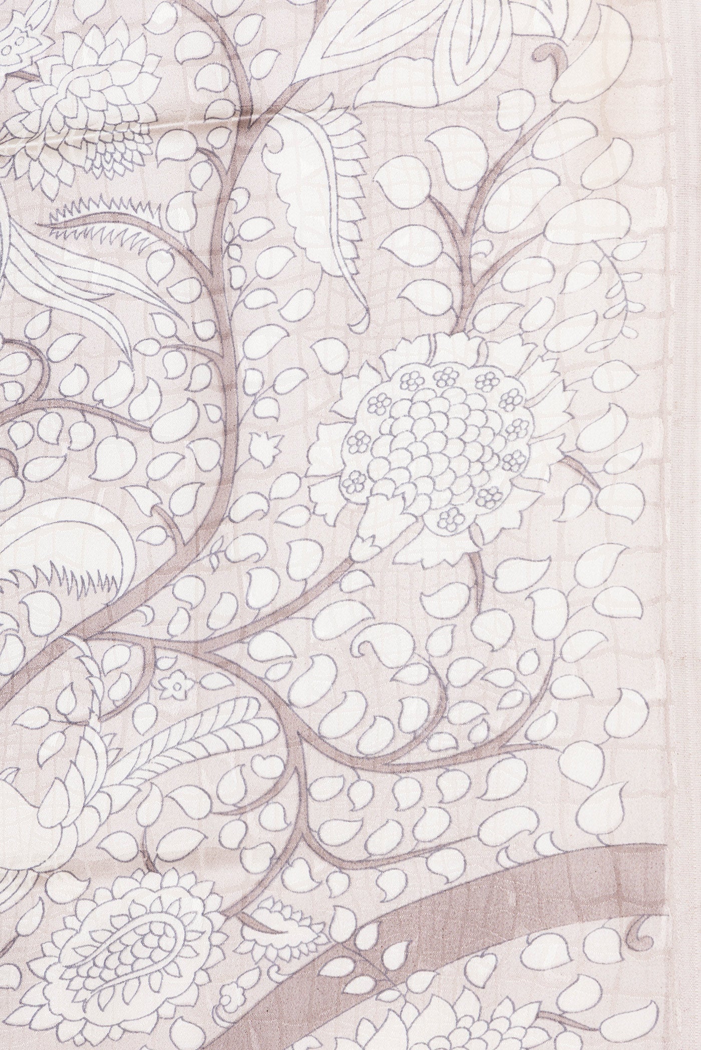 Border image of Grey Dual Tone Mysore Crepe Saree with Printed design on the body and Without Border. 