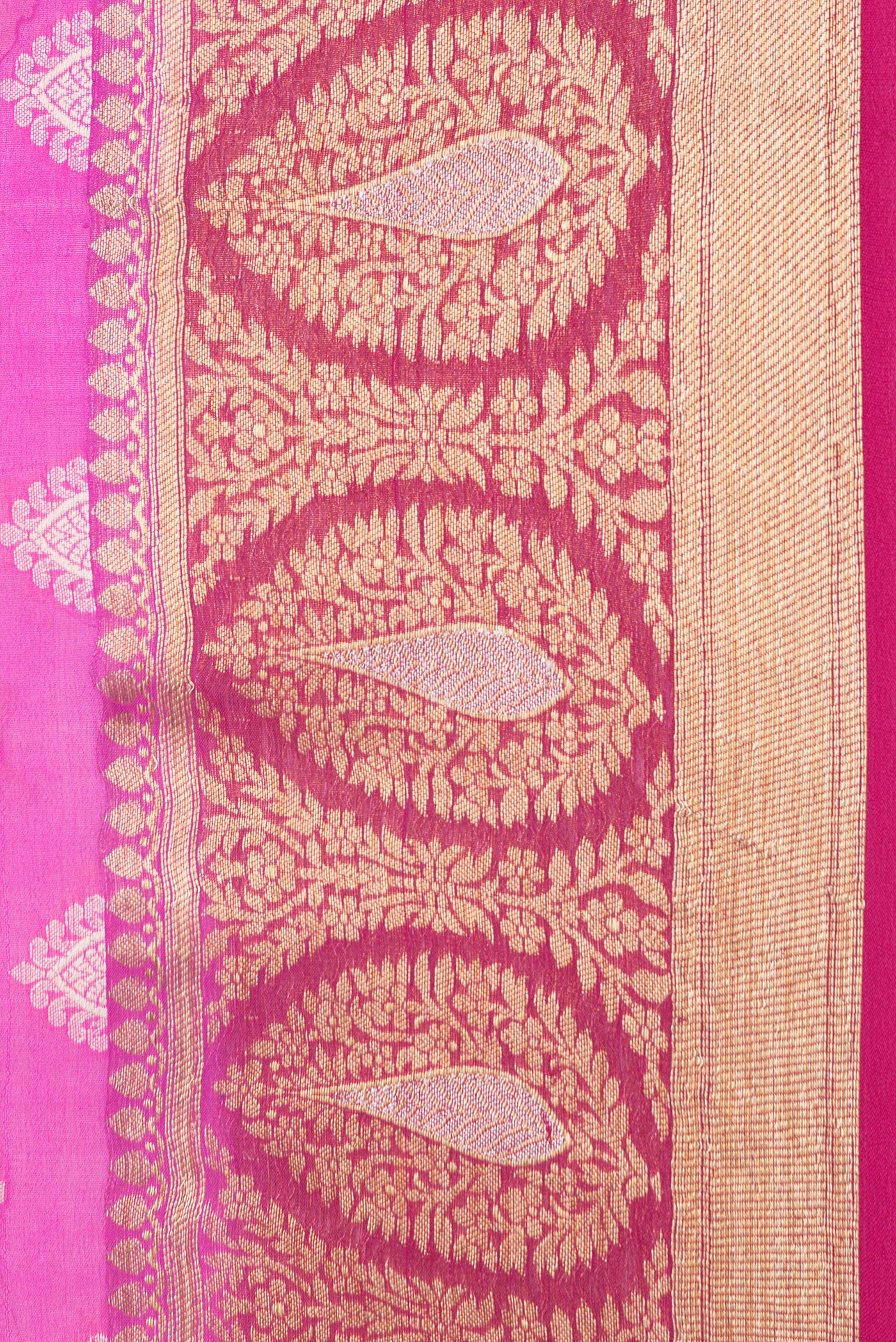 Border image of Pink Dual Tone Mysore Georgette Saree with Zari Butta on the body and Thread Border. 