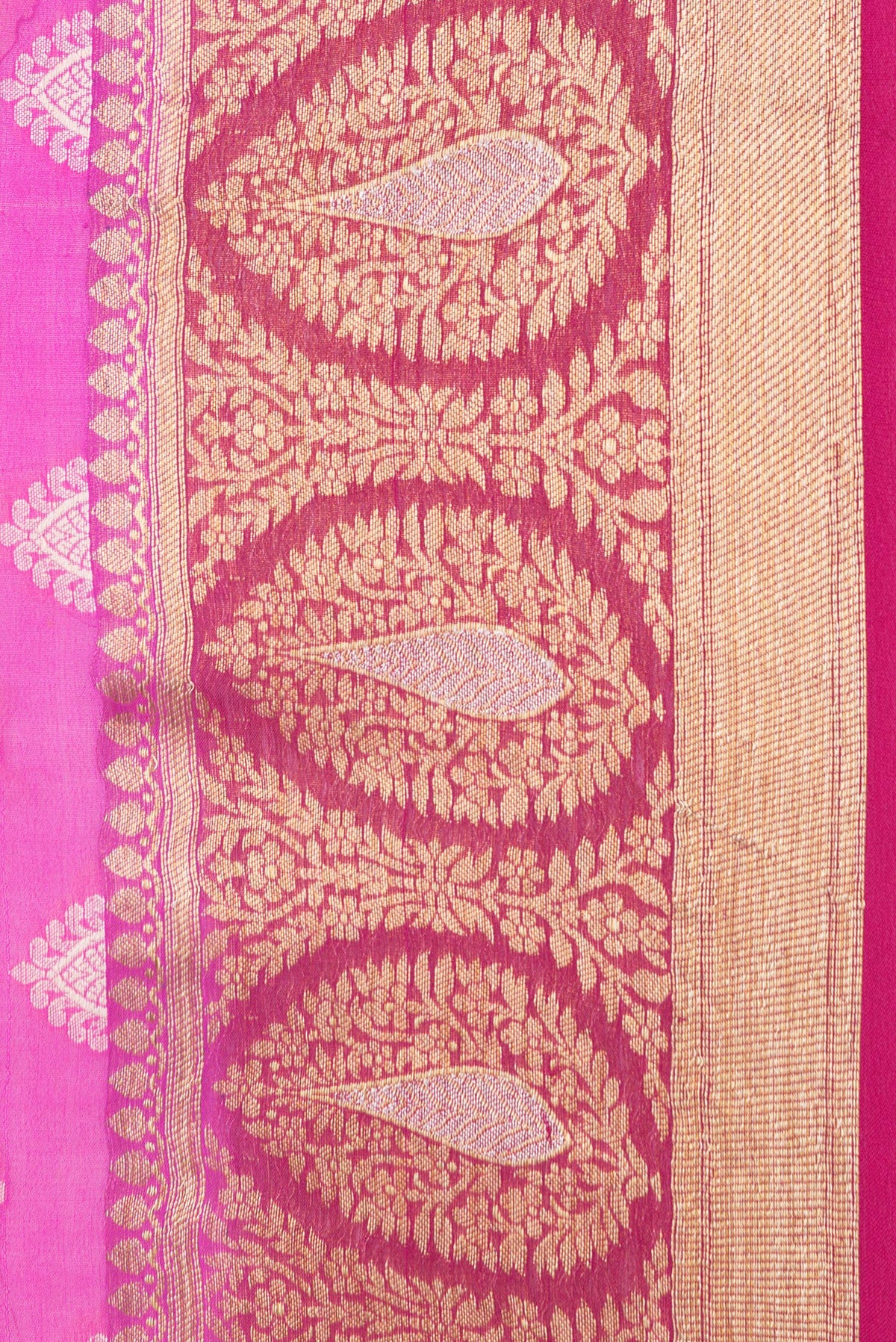 Border image of Pink Dual Tone Mysore Georgette Saree with Zari Butta on the body and Thread Border. 