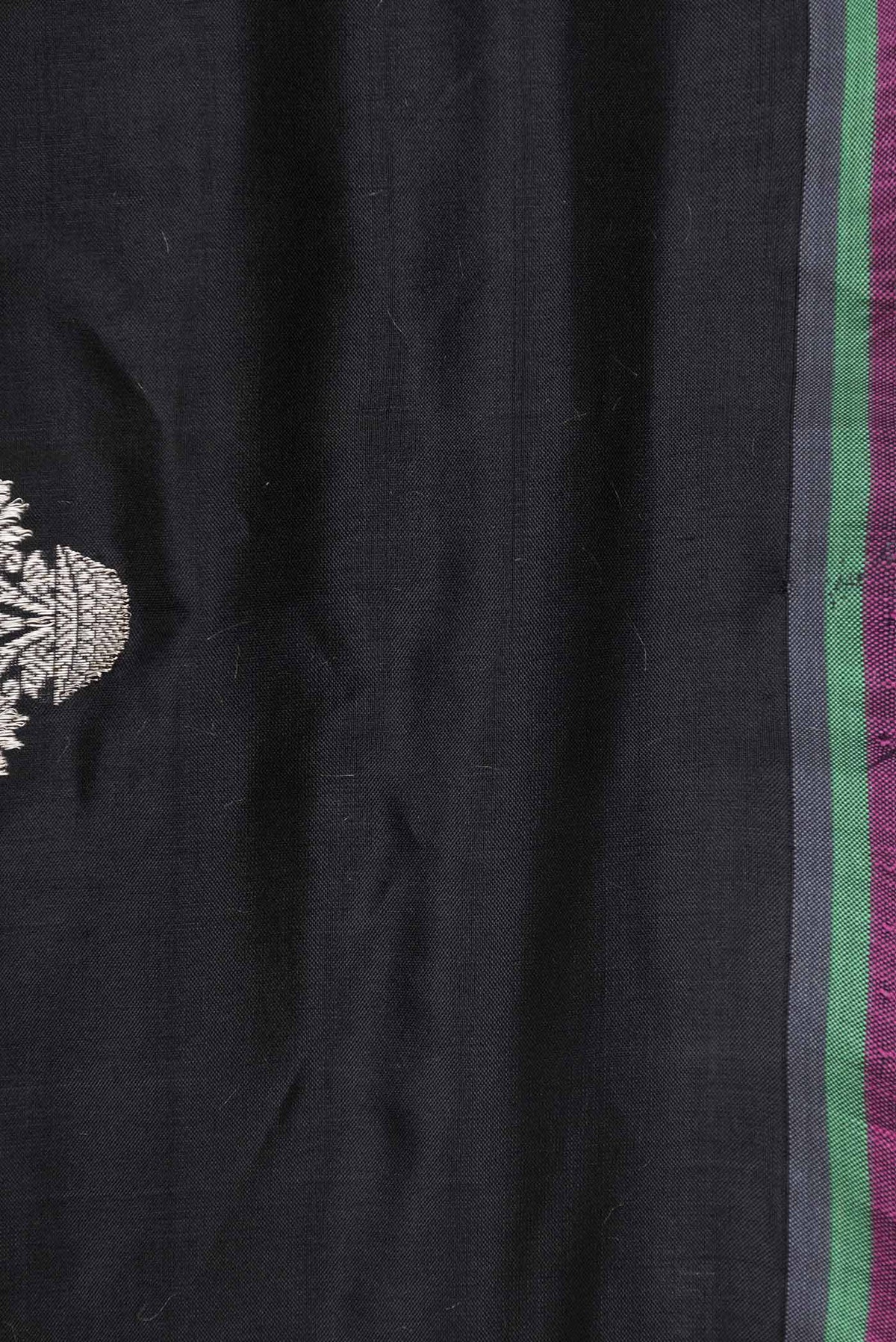 Border image of Black Dual Tone Banarasi Saree with Zari Butta on the body and Without Border