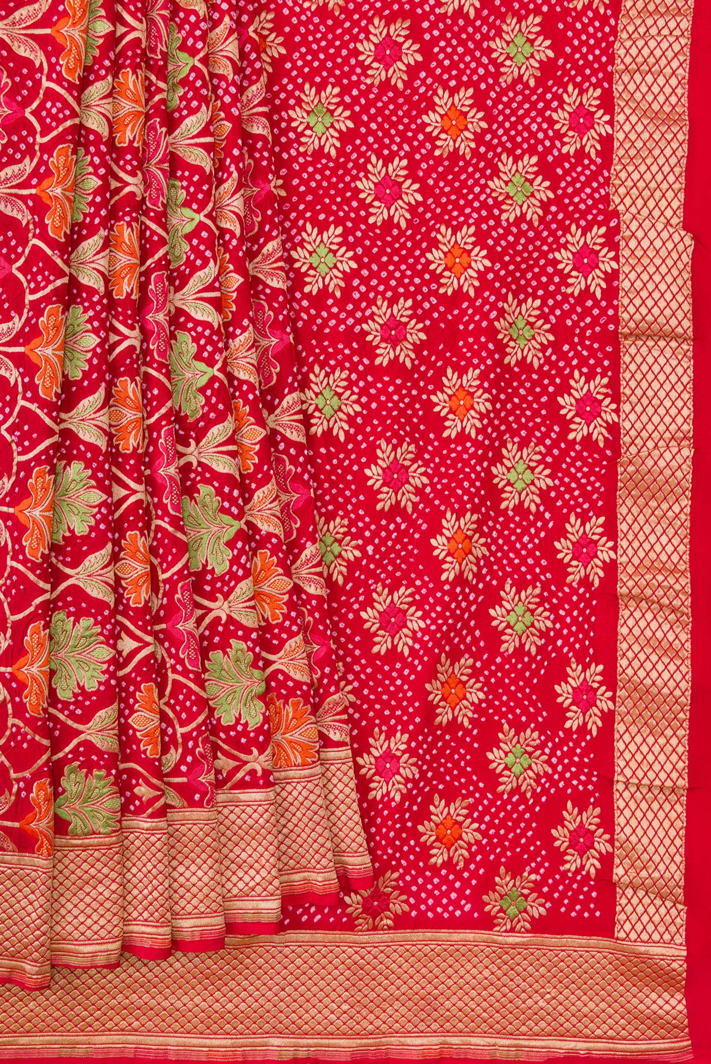 Pleats and pallu of Red Dual Tone Banarasi Georgette Saree with Zari Brocade on the body and Zari Border. 