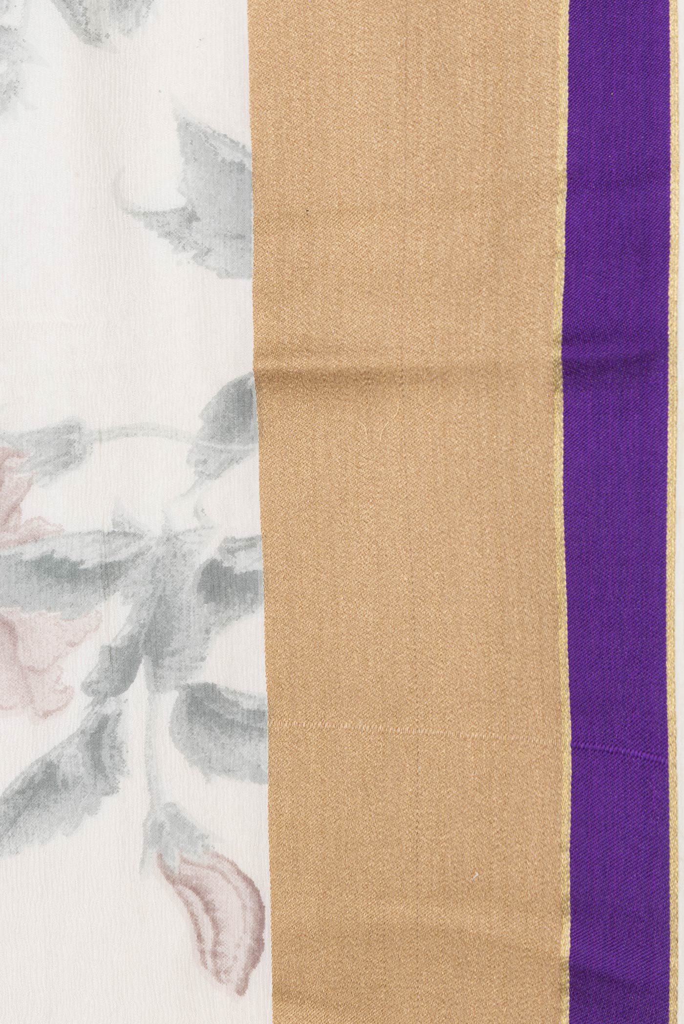 Border image of Pink Dual Tone Chiffon Saree with Printed design on the body and Zari Border. 