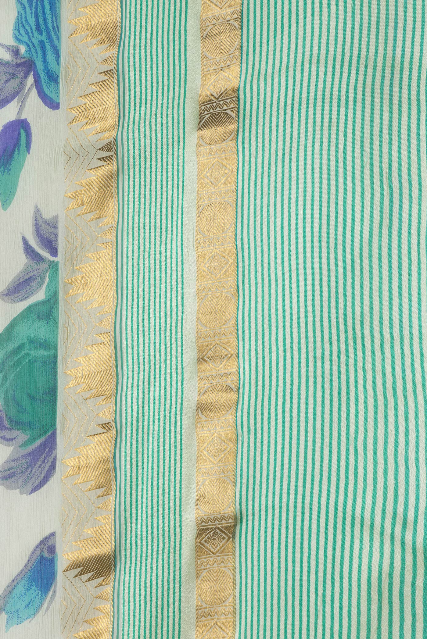 Border image of Pista Green Dual Tone Mysore Chiffon Saree with Printed design on the body and Zari Border. 