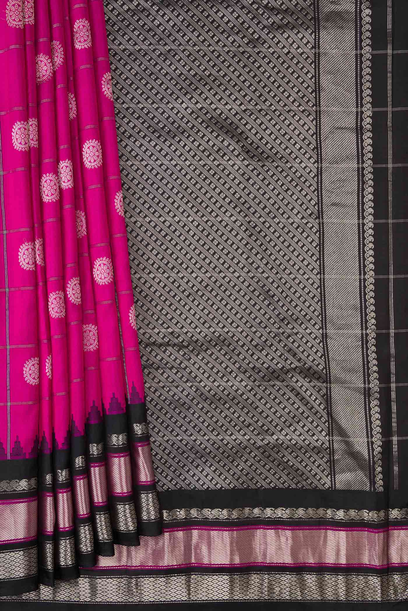 Pleats and pallu of Pink Dual Tone Gadwal Silk Saree with Checked design on the body and Zari Border