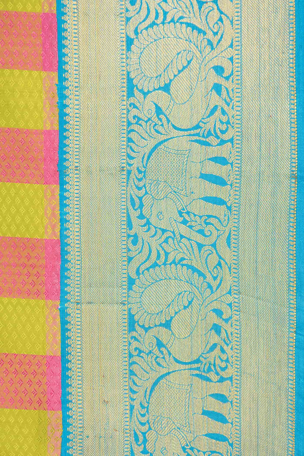 Border image of Parrot Green and Pink Color Kanchipuram Saree with Jacquard design on the body and Zari Border