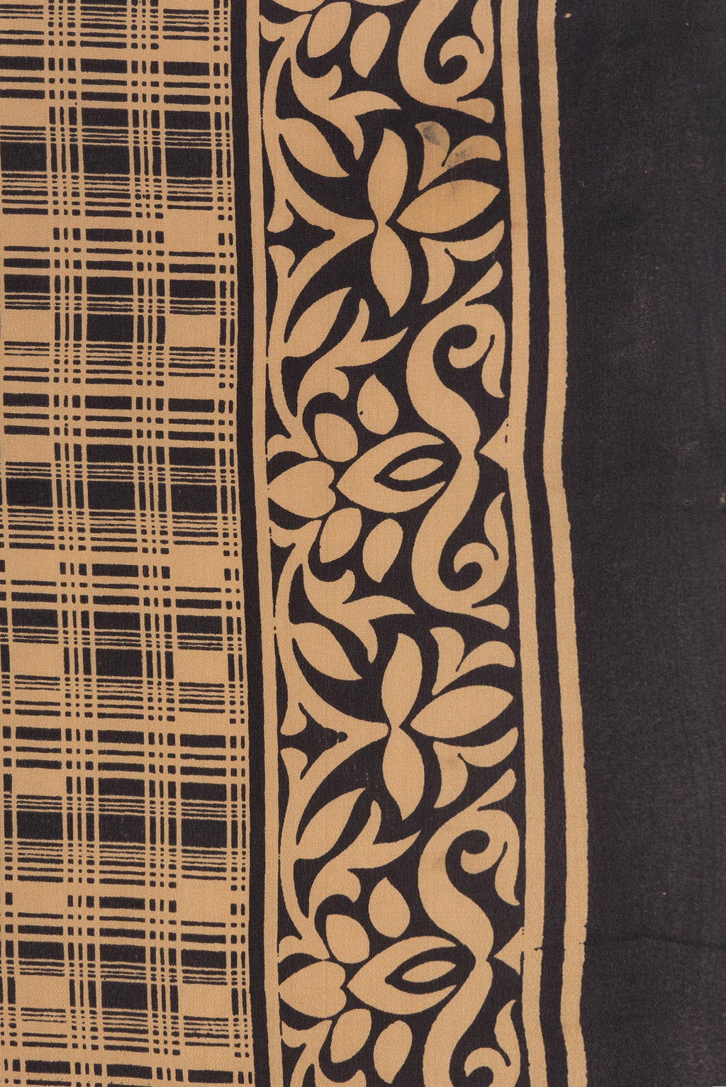 Border image of Black Dual Tone Mysore Crepe Saree with Printed design on the body and Printed Border. 