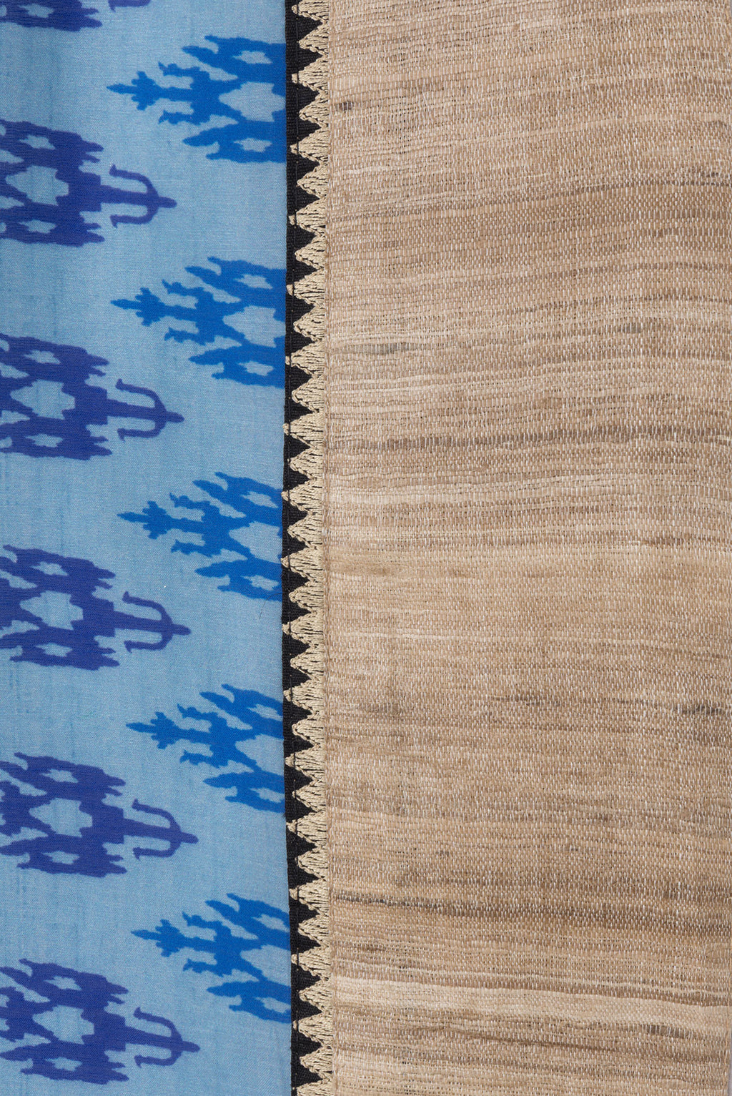 Border image of Sky Blue Dual Tone Tussar Silk Saree with Printed design on the body and Thread Border. 