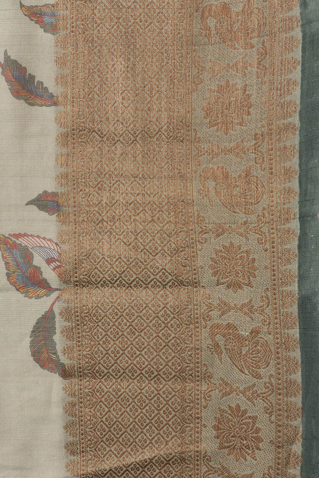 Border image of Pista Green Dual Tone Tussar Silk Saree with Printed design on the body and Thread Border. 