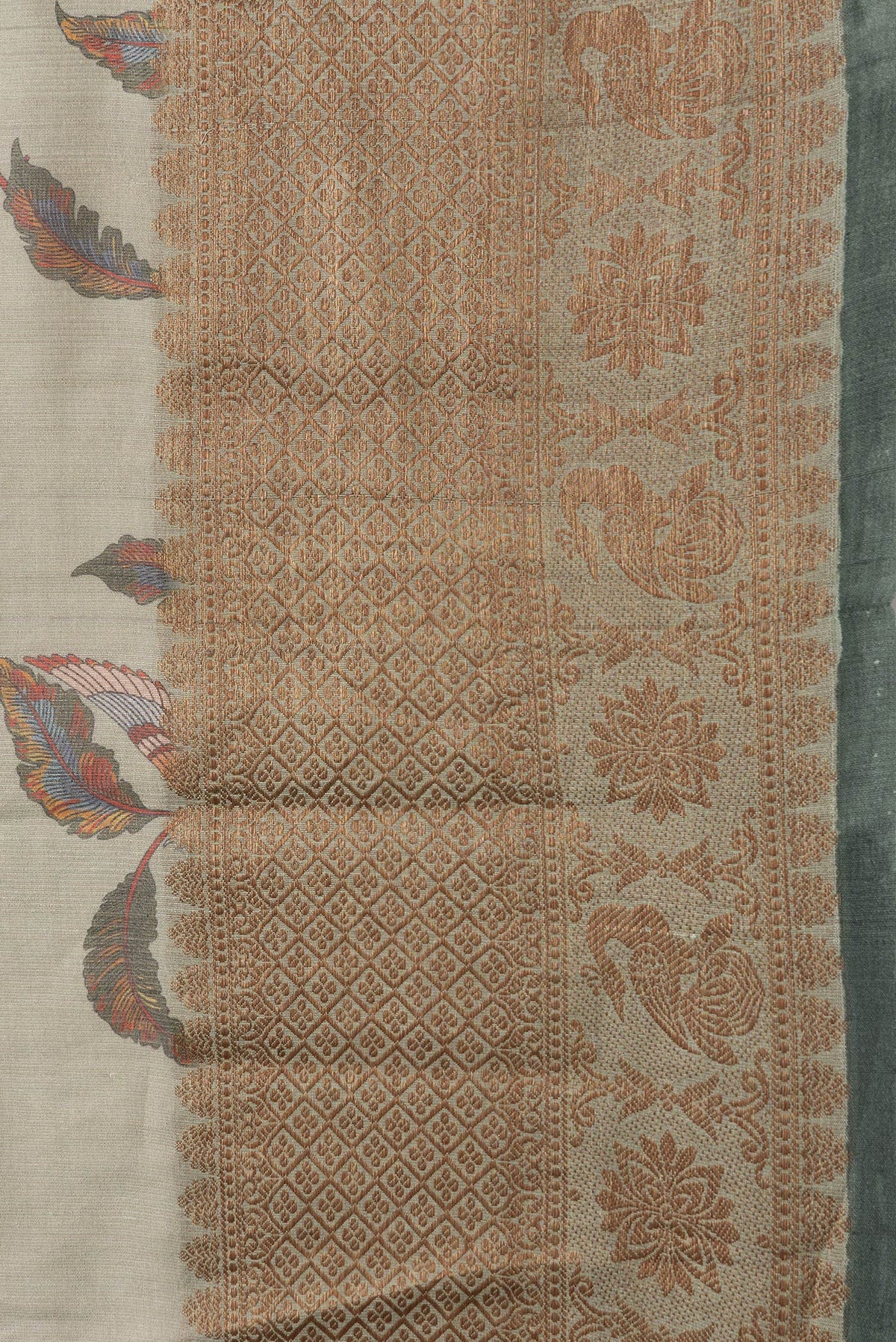 Border image of Pista Green Dual Tone Tussar Silk Saree with Printed design on the body and Thread Border. 