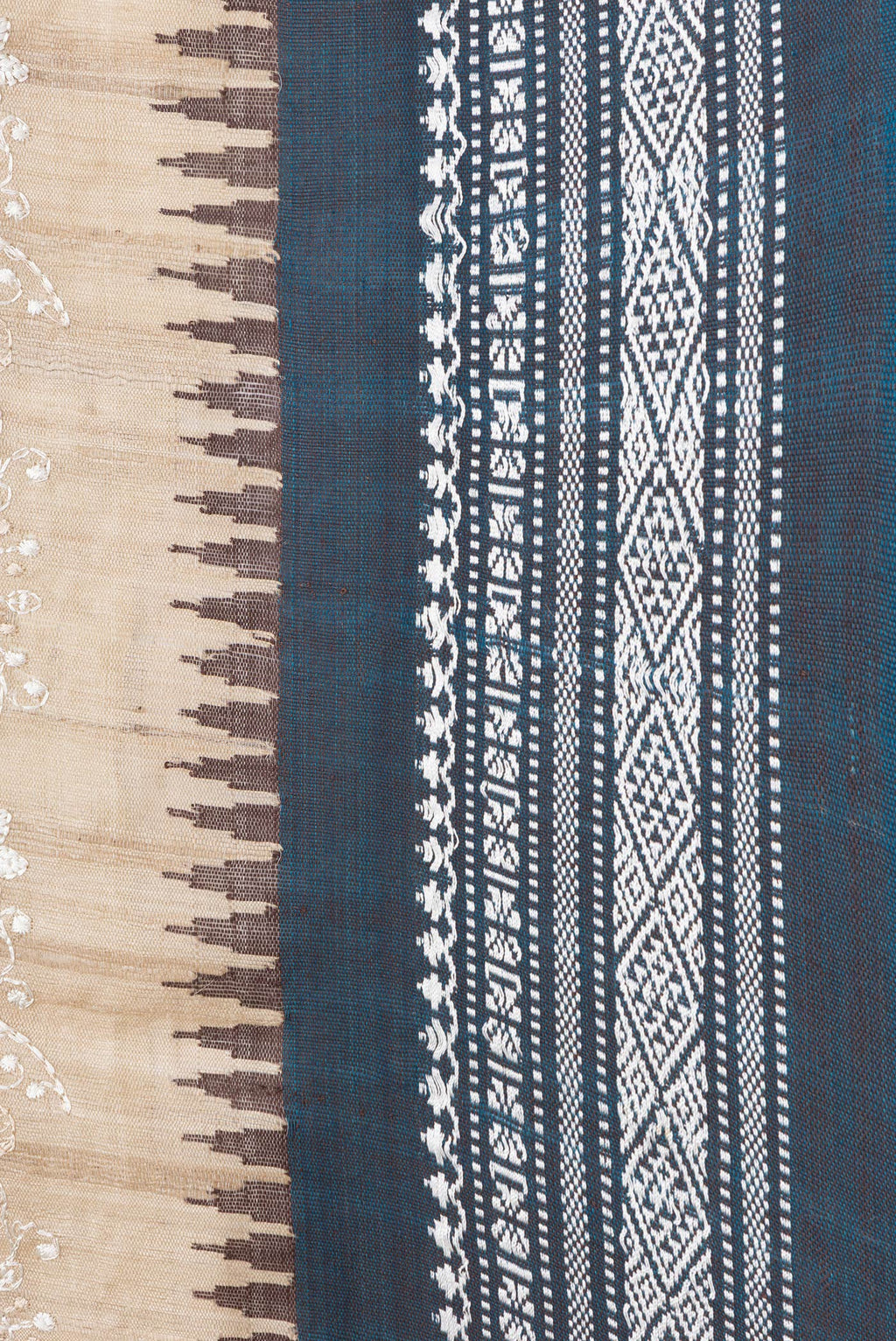 Border image of Beige Dual Tone Tussar Silk Saree with Embroidery on the body and Thread Border. 