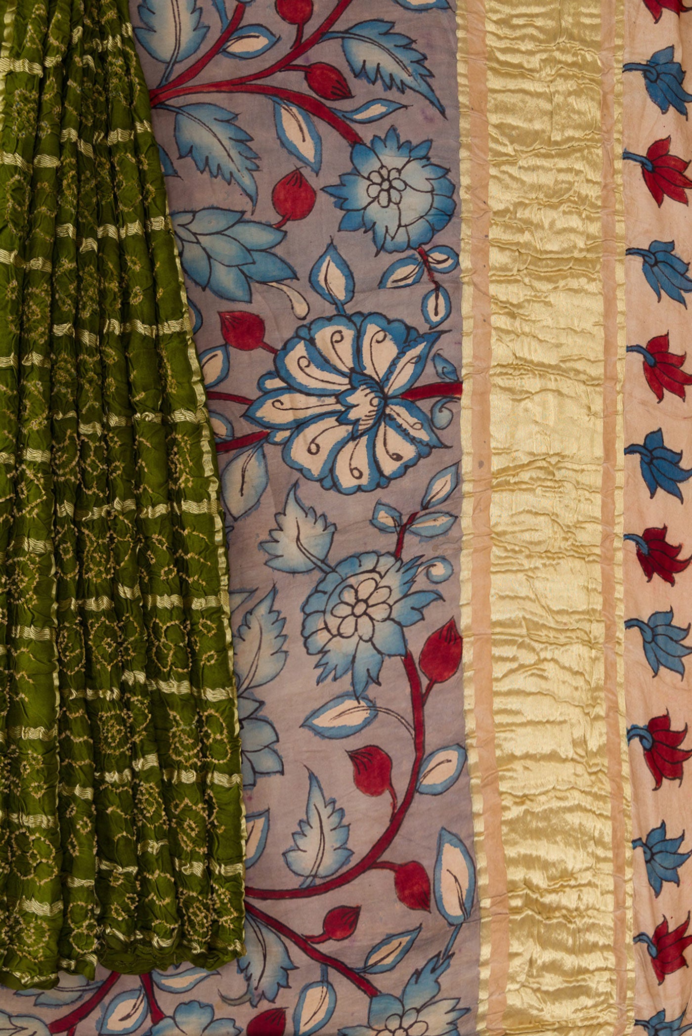 Pleats and pallu of Mehandi Green Dual Tone Bandhani Silk Saree with Bandhani Print on the body and Without Border. 